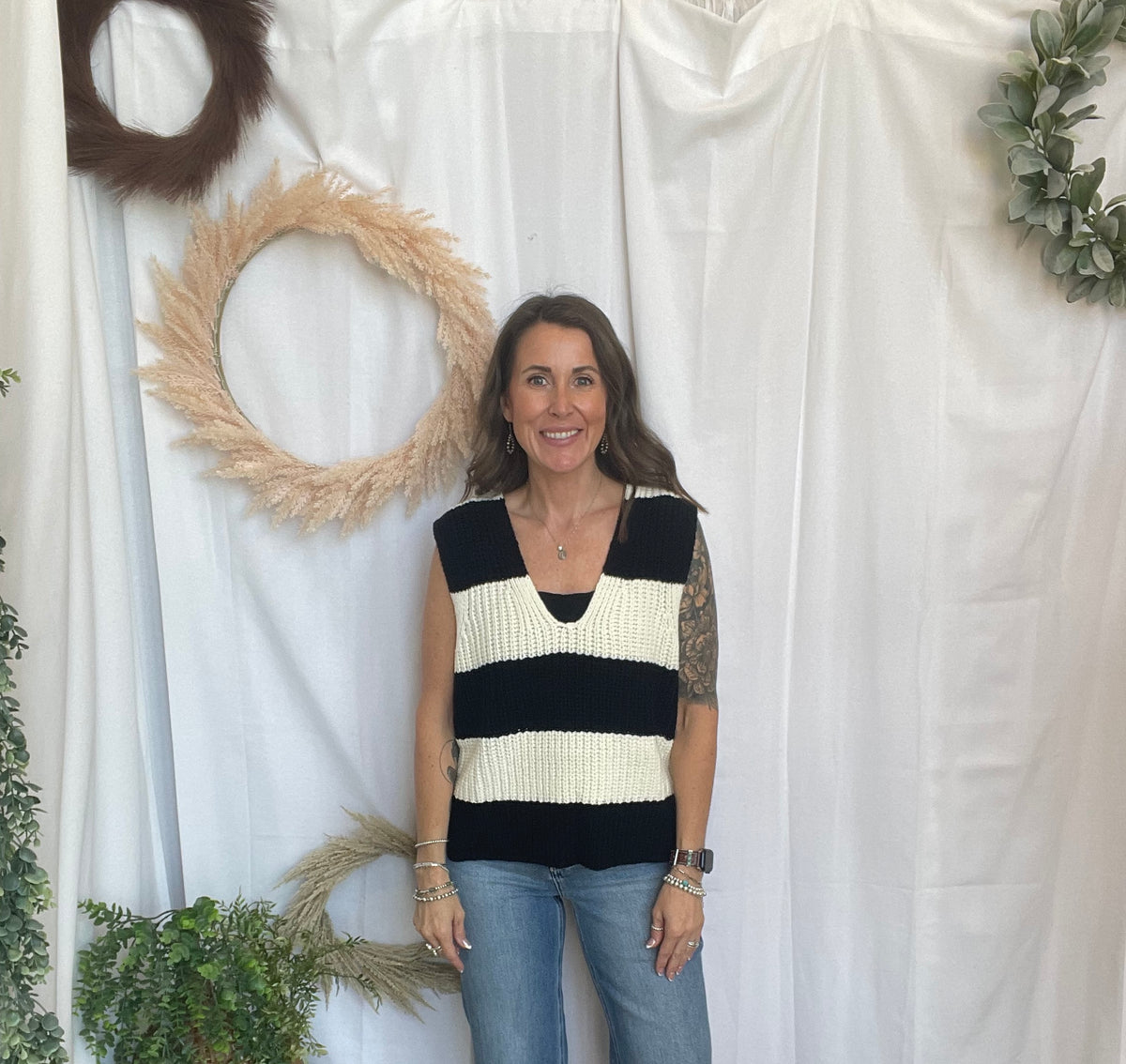 Vervet Lively Vintage Flare Jeans-Jeans-vervet-The Silo Boutique, Women's Fashion Boutique Located in Warren and Grand Forks North Dakota
