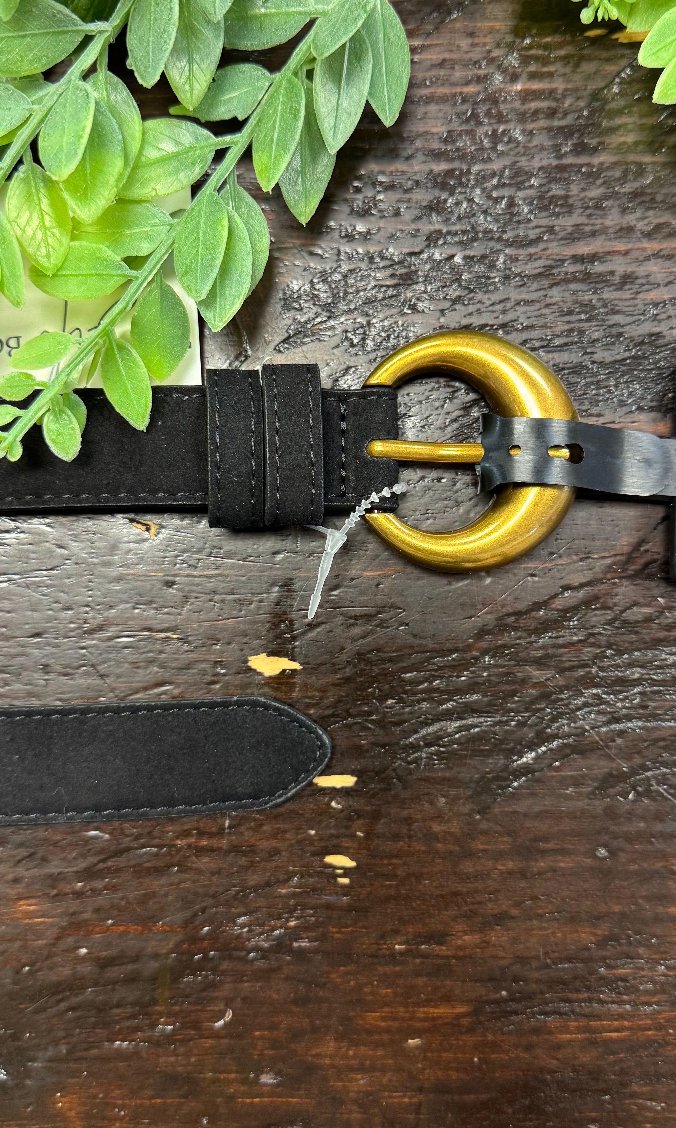 Round Gold Buckle Belt-Belts-Fame-The Silo Boutique, Women's Fashion Boutique Located in Warren and Grand Forks North Dakota