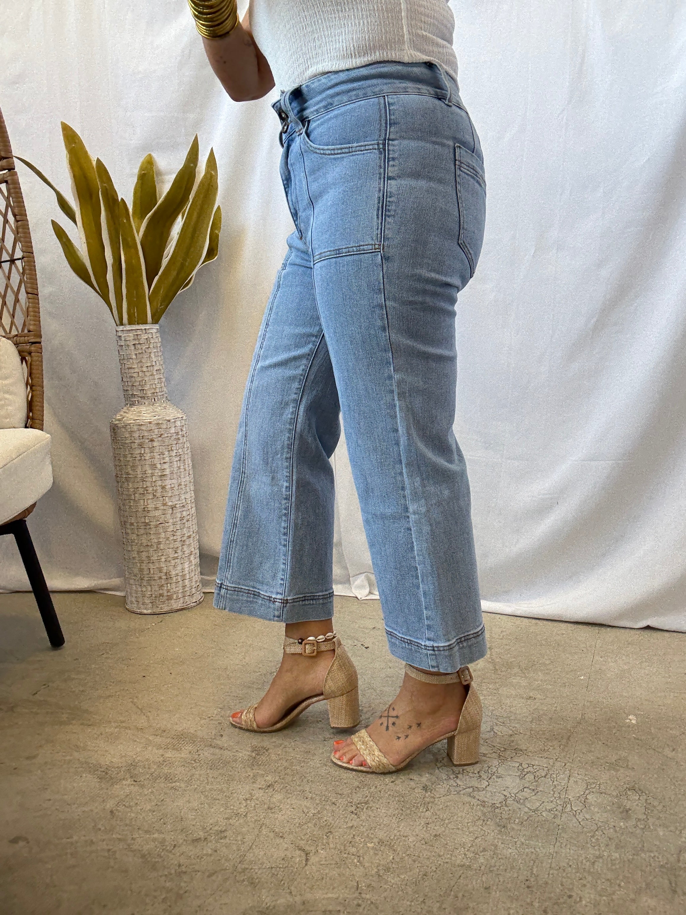 Mica French Light Jeans-Jeans-mica-The Silo Boutique, Women's Fashion Boutique Located in Warren and Grand Forks North Dakota