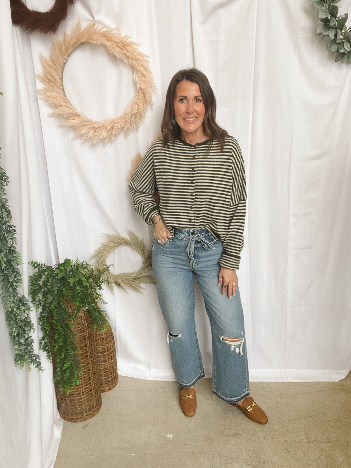 Hidden Ella Cropped Classic Straight Jeans-Jeans-Hidden-The Silo Boutique, Women's Fashion Boutique Located in Warren and Grand Forks North Dakota