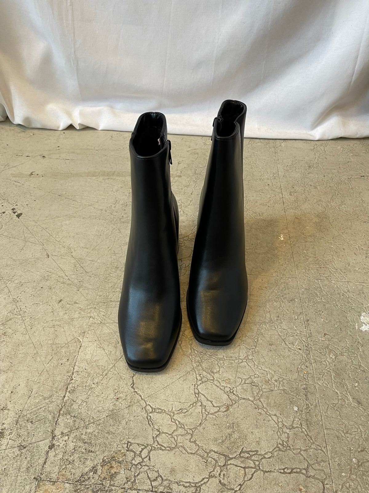 Soda Chukar Boot-Black-Sandals-soda-The Silo Boutique, Women's Fashion Boutique Located in Warren and Grand Forks North Dakota