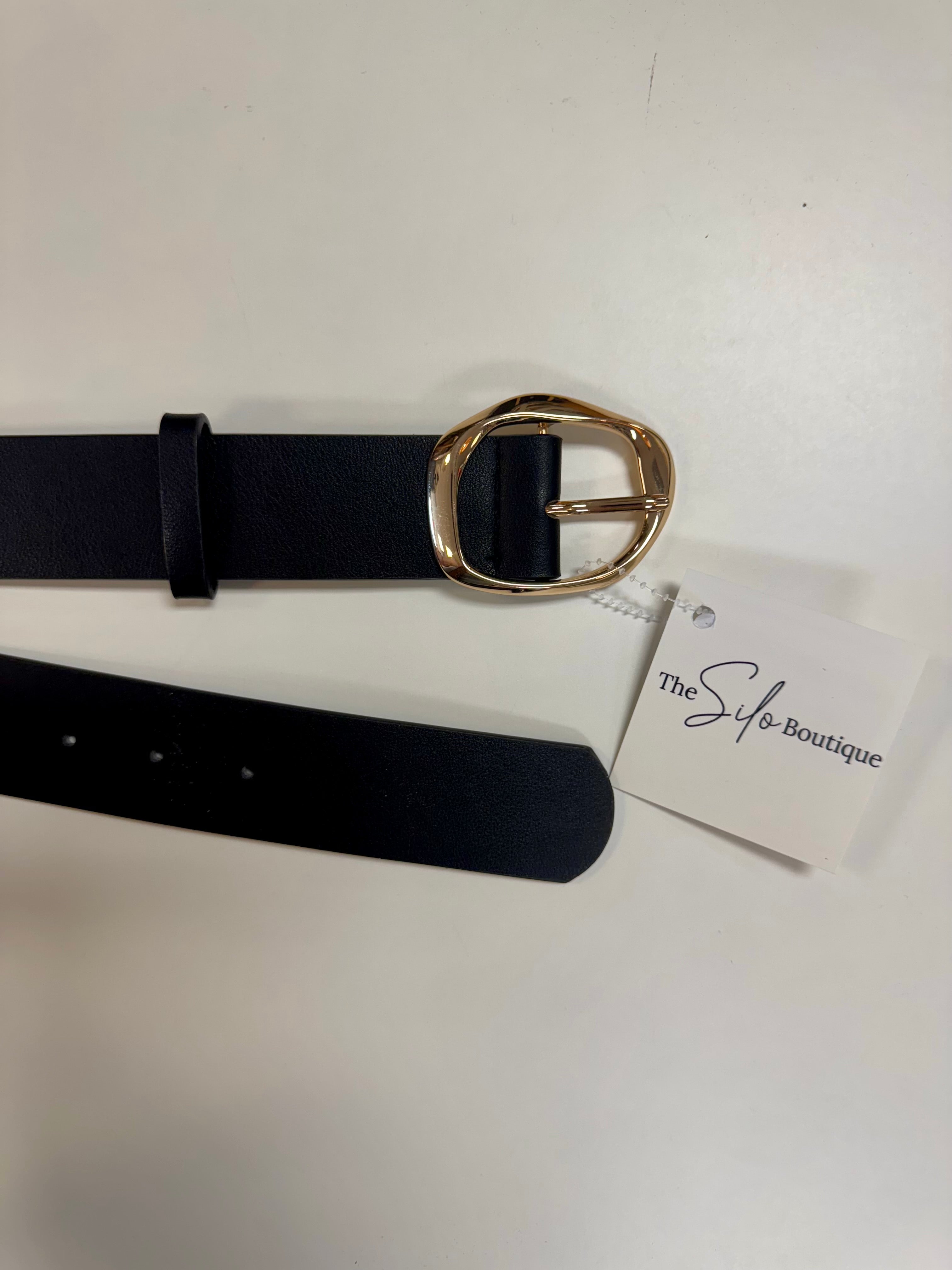 Plus Size Oval Black Belt-Belts-The Silo Boutique-The Silo Boutique, Women's Fashion Boutique Located in Warren and Grand Forks North Dakota