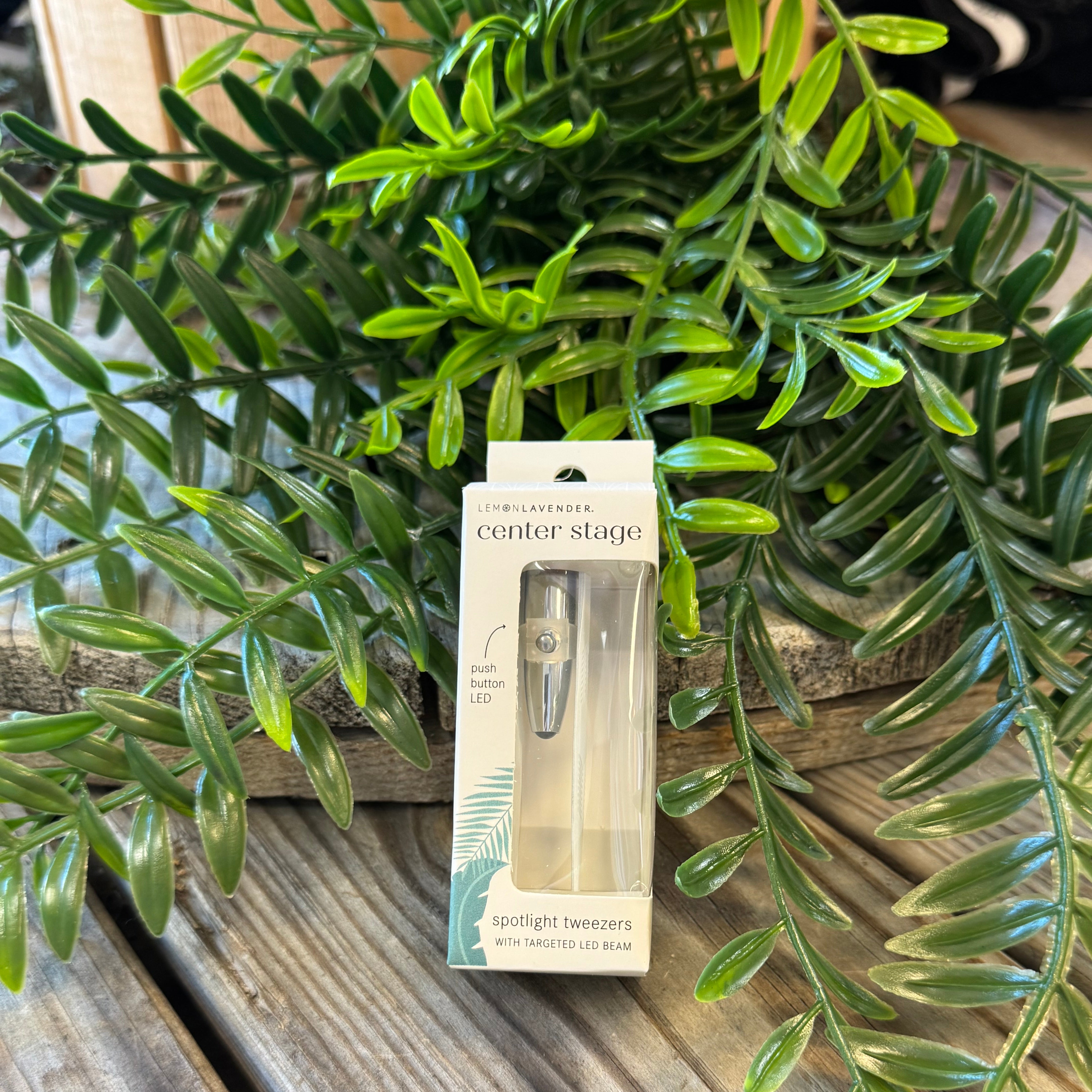 Light Up Tweezer-Beauty-dm-The Silo Boutique, Women's Fashion Boutique Located in Warren and Grand Forks North Dakota