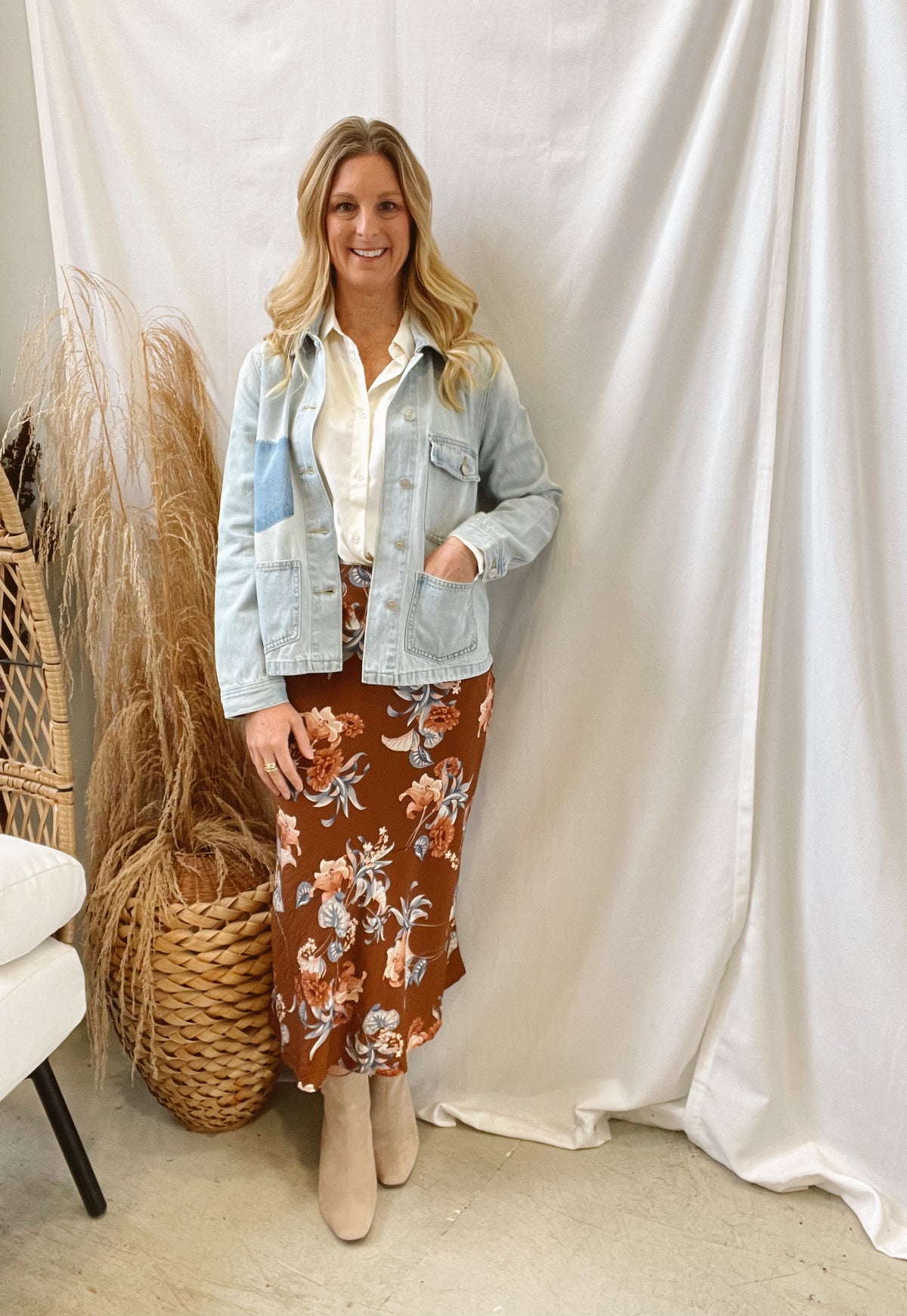 Pockot Detail Denim Jacket-Coats & Jackets-eesome-The Silo Boutique, Women's Fashion Boutique Located in Warren and Grand Forks North Dakota
