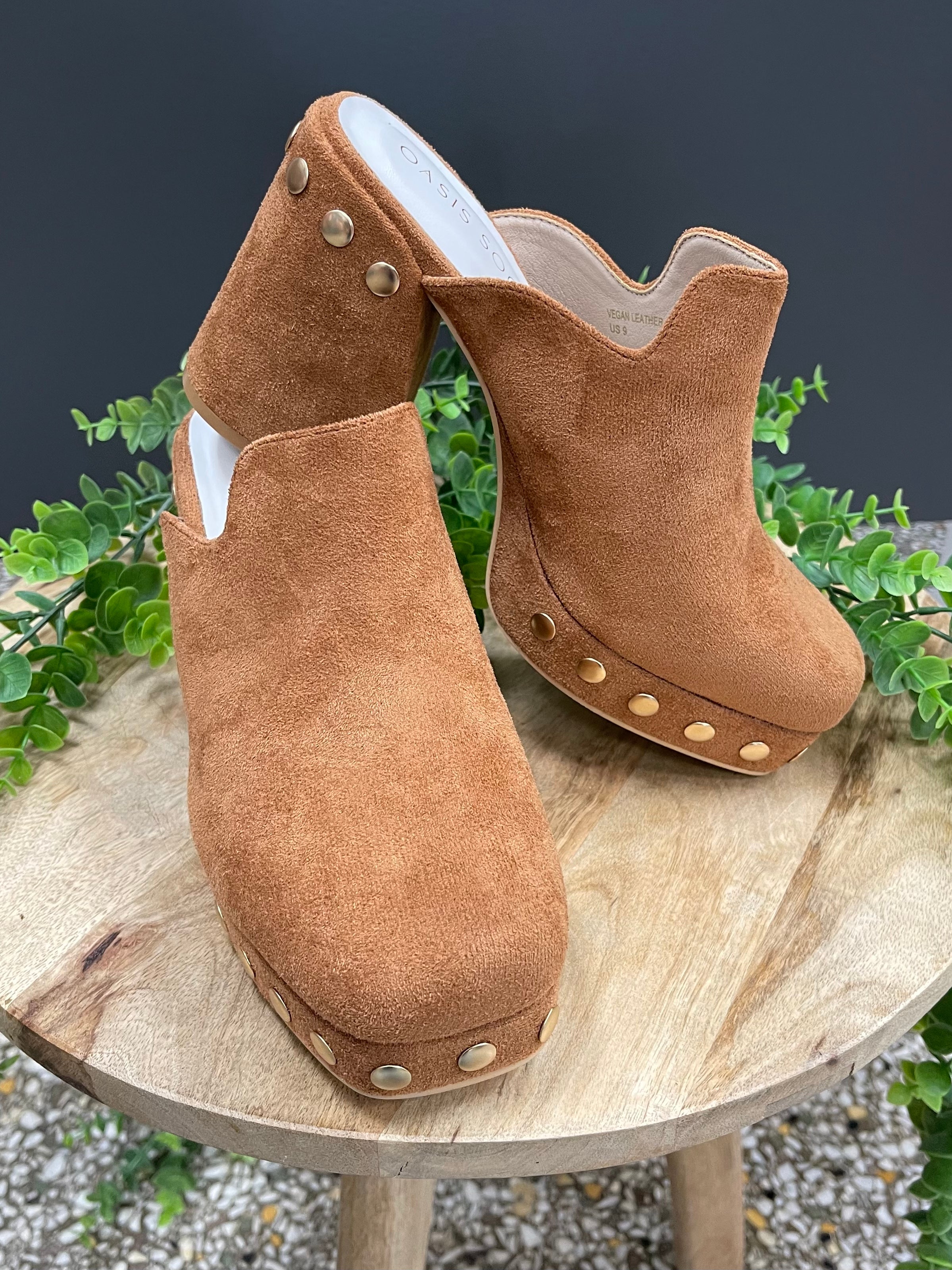 Oasis Society Sierra Caramel Platform Clog-Clogs-oasis society-The Silo Boutique, Women's Fashion Boutique Located in Warren and Grand Forks North Dakota