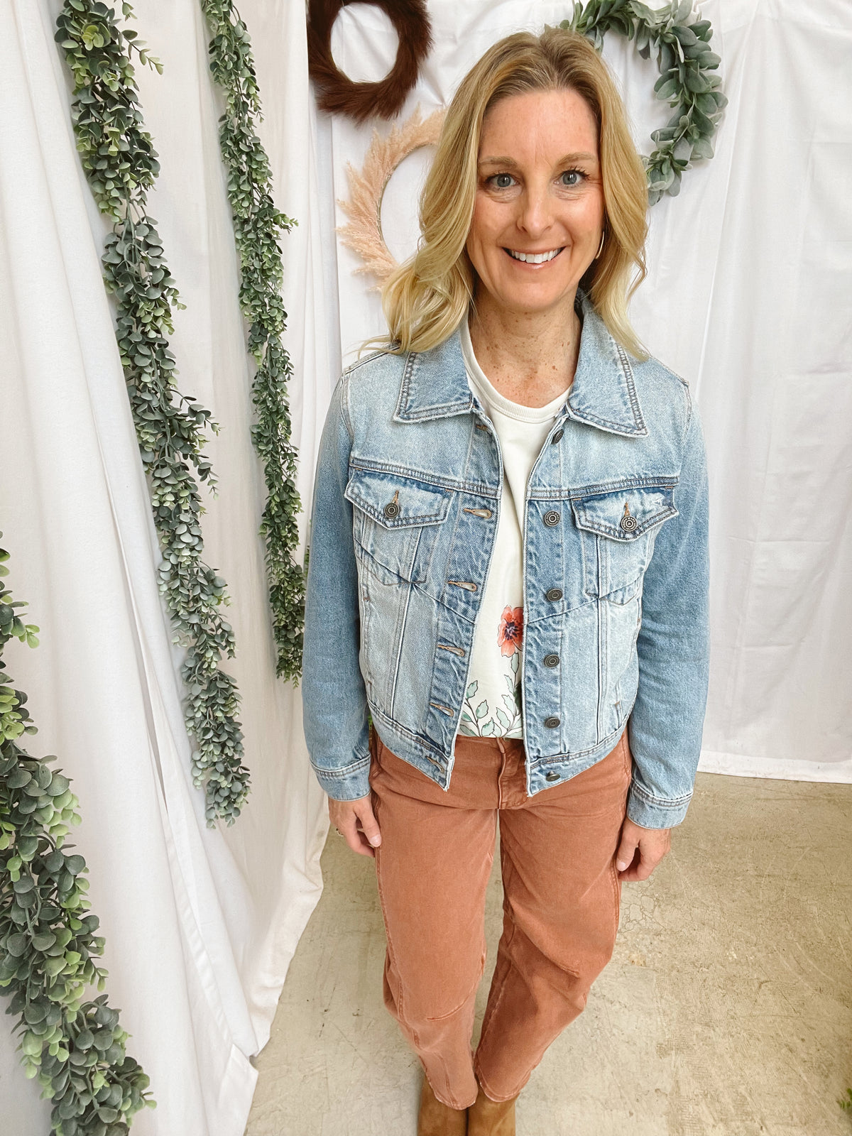 Hidden Fur Collar Denim Jacket-Coats & Jackets-Hidden-The Silo Boutique, Women's Fashion Boutique Located in Warren and Grand Forks North Dakota