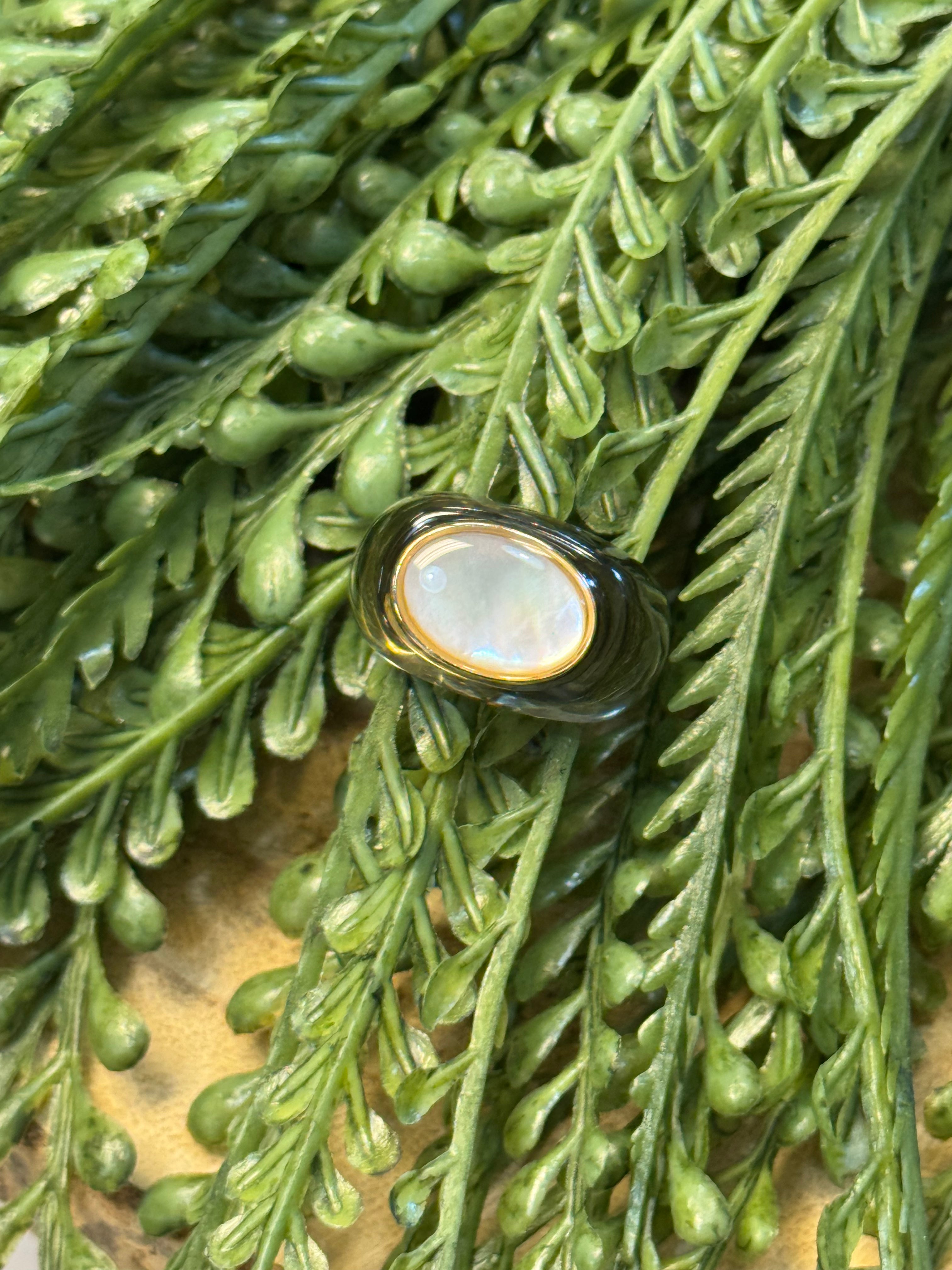 Pearl Acrylic Ring-Rings-fame-The Silo Boutique, Women's Fashion Boutique Located in Warren and Grand Forks North Dakota