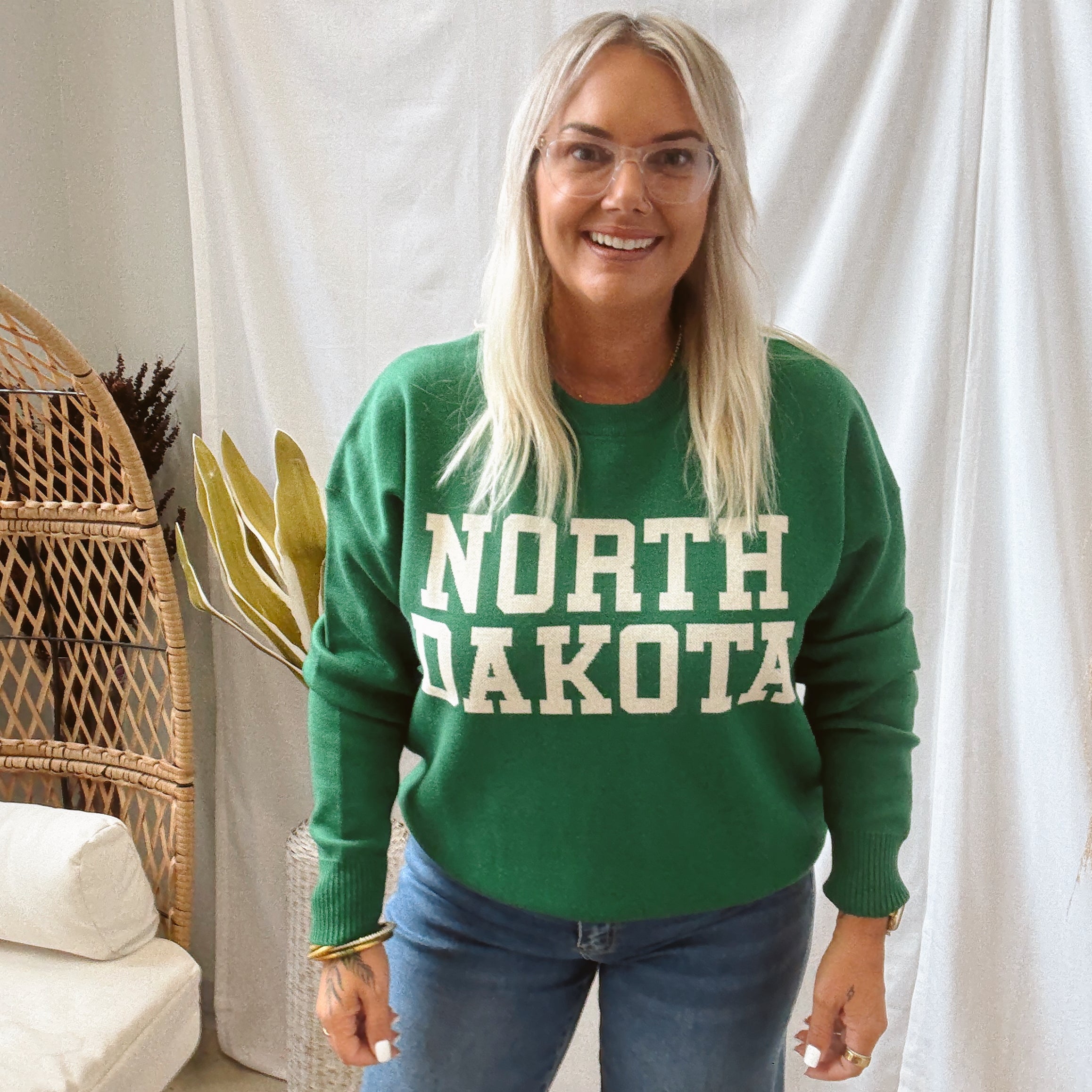 Green North Dakota Sweater-Sweaters-tea and Rose-The Silo Boutique, Women's Fashion Boutique Located in Warren and Grand Forks North Dakota