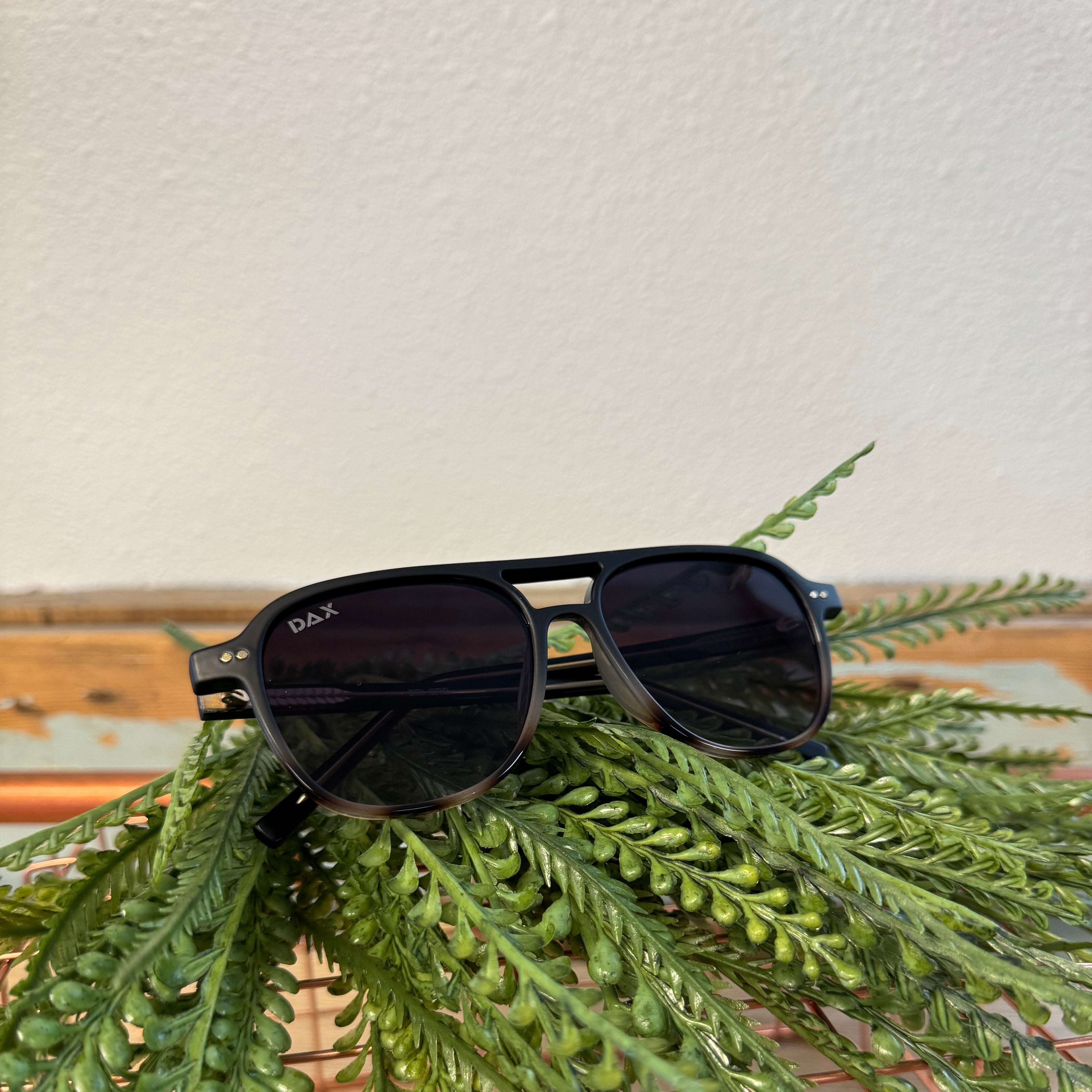 Dax Briggs Gradient Sunglasses-Sunglasses-dax-The Silo Boutique, Women's Fashion Boutique Located in Warren and Grand Forks North Dakota
