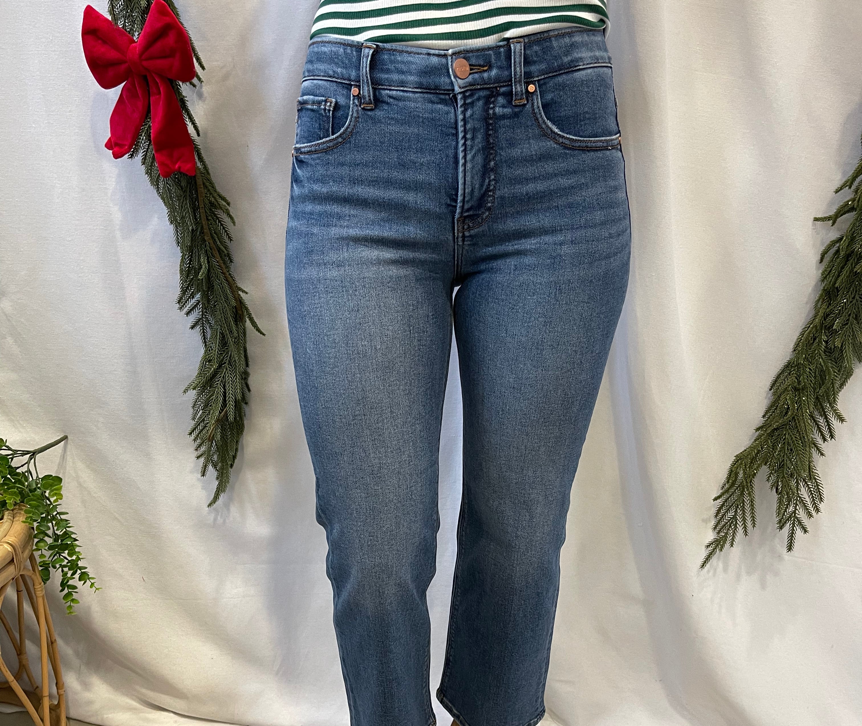 Risen Crop Medium Wash Jeans-Jeans-risen-The Silo Boutique, Women's Fashion Boutique Located in Warren and Grand Forks North Dakota