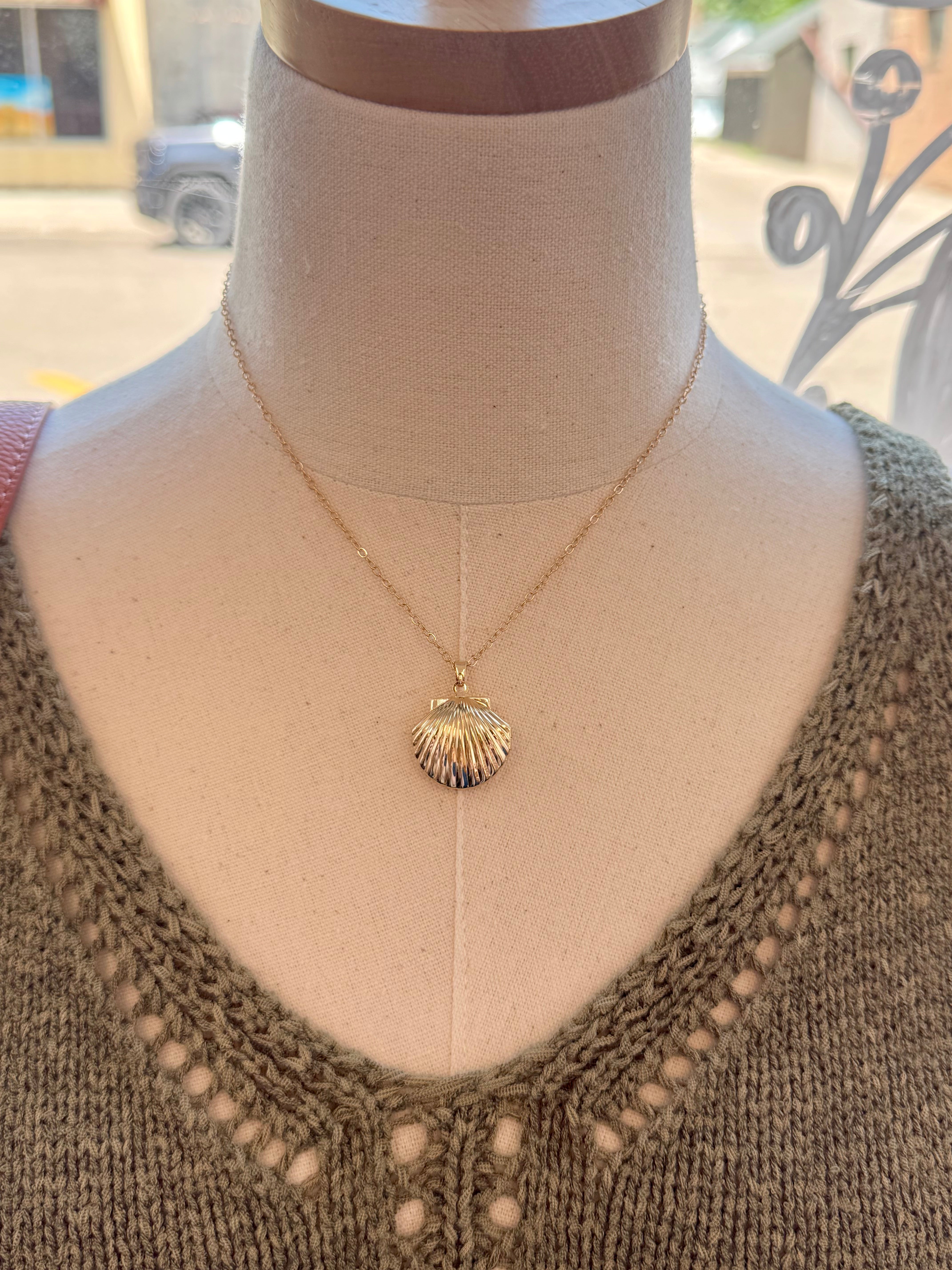 Shell Locket Necklace-Necklaces-zad-The Silo Boutique, Women's Fashion Boutique Located in Warren and Grand Forks North Dakota