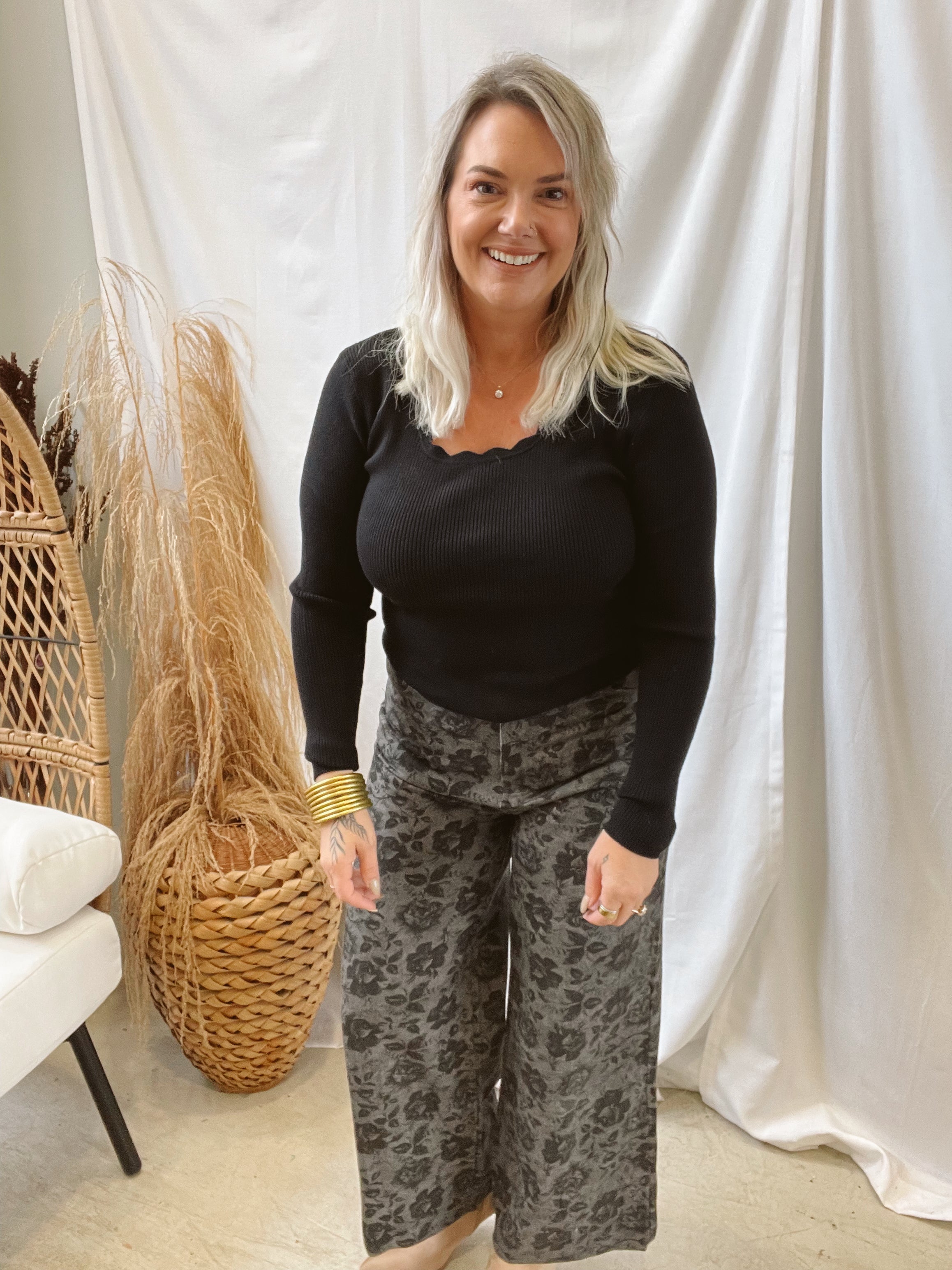 Black Long Sleeve Ribbed Sweater-Sweaters-entro-The Silo Boutique, Women's Fashion Boutique Located in Warren and Grand Forks North Dakota