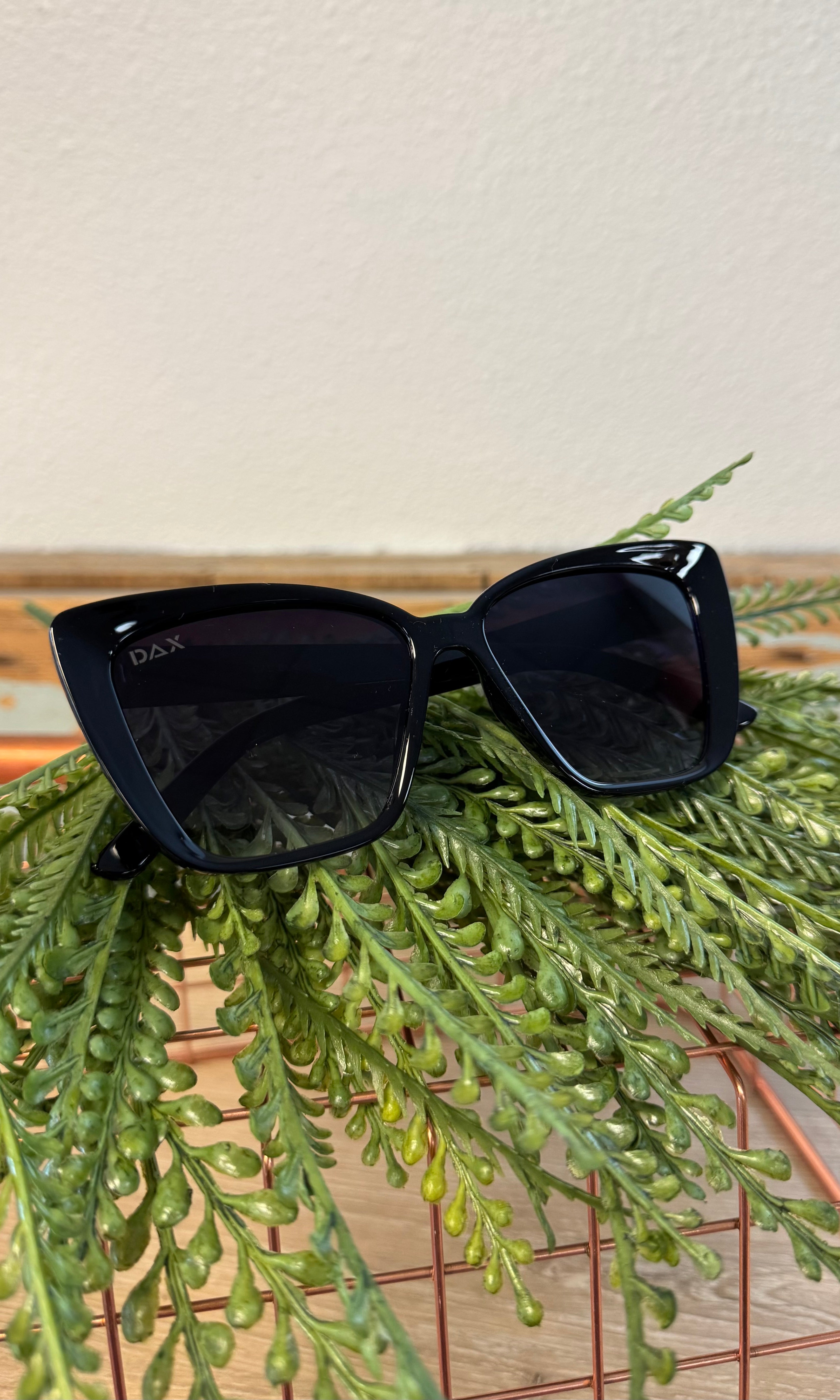Dax Callie Black Sunglasses-Sunglasses-dax-The Silo Boutique, Women's Fashion Boutique Located in Warren and Grand Forks North Dakota