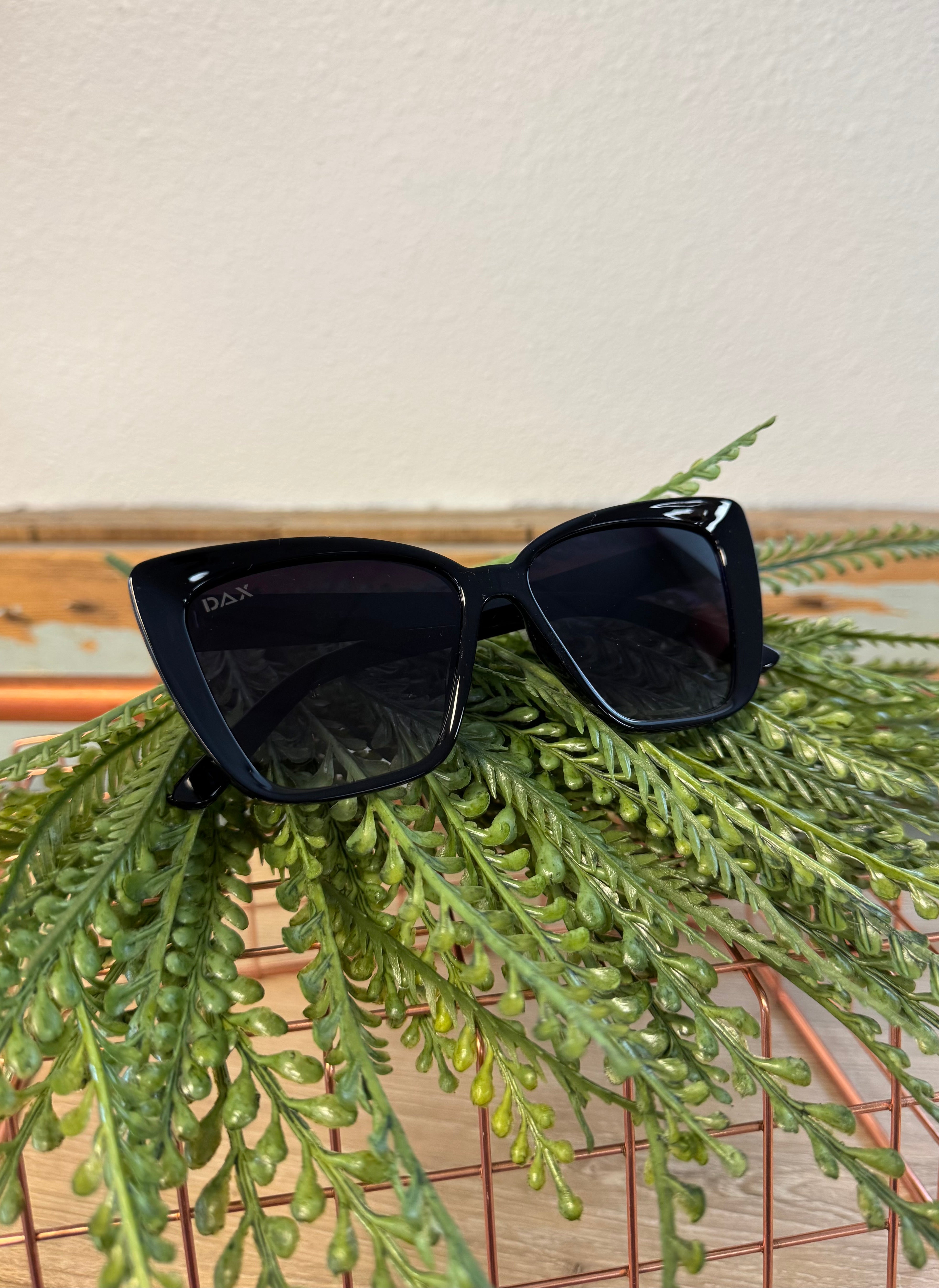 Dax Callie Sunglasses-Sunglasses-dax-The Silo Boutique, Women's Fashion Boutique Located in Warren and Grand Forks North Dakota