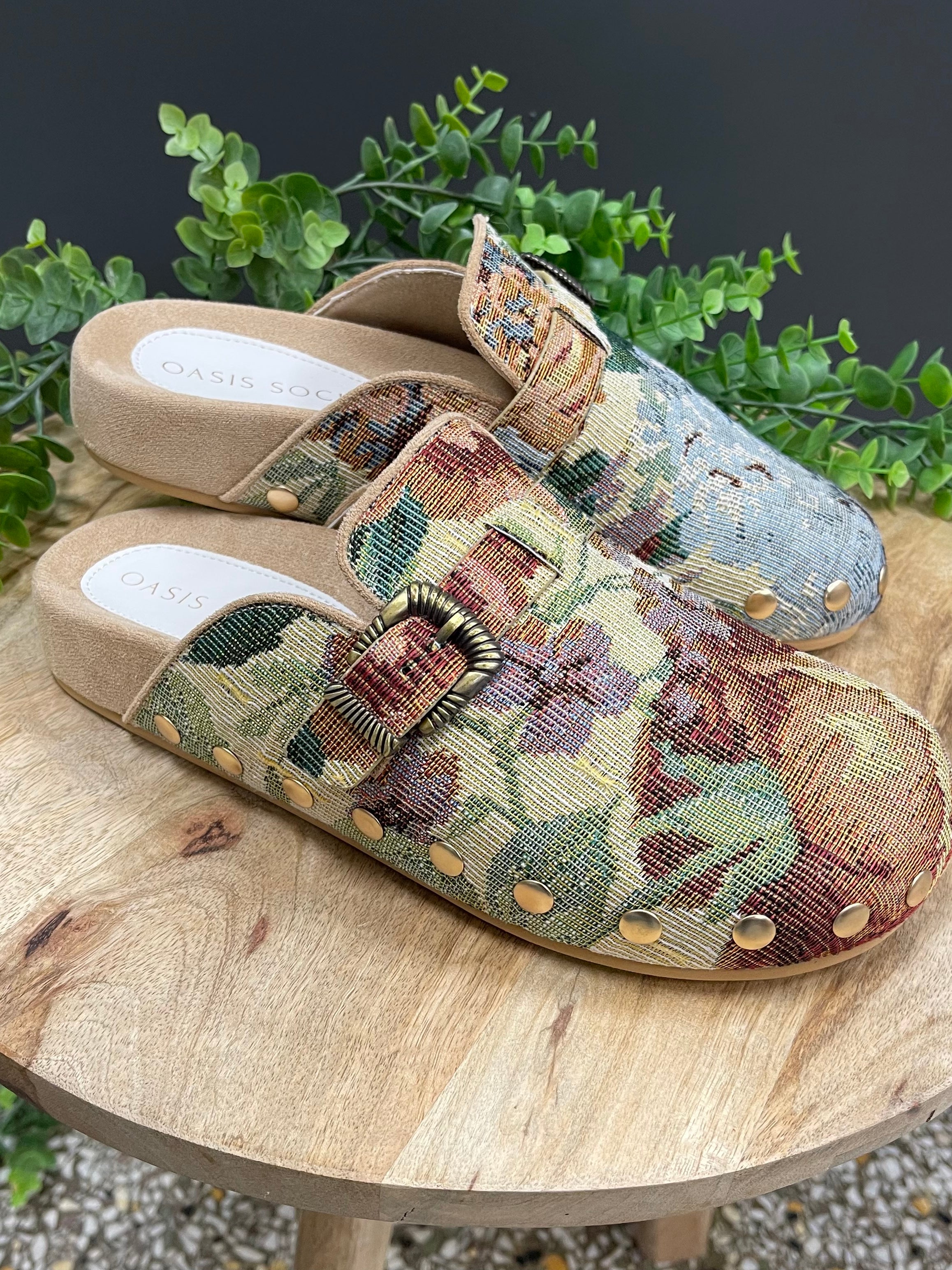 Oasis Society Toni Floral Clog-Clogs-oasis society-The Silo Boutique, Women's Fashion Boutique Located in Warren and Grand Forks North Dakota