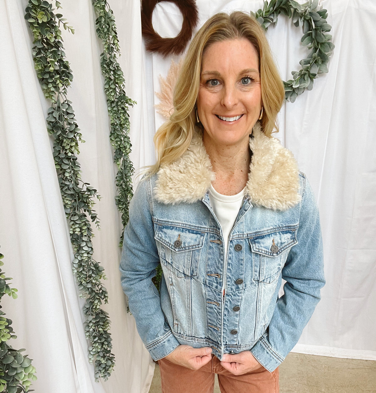 Hidden Fur Collar Denim Jacket-Coats & Jackets-Hidden-The Silo Boutique, Women's Fashion Boutique Located in Warren and Grand Forks North Dakota