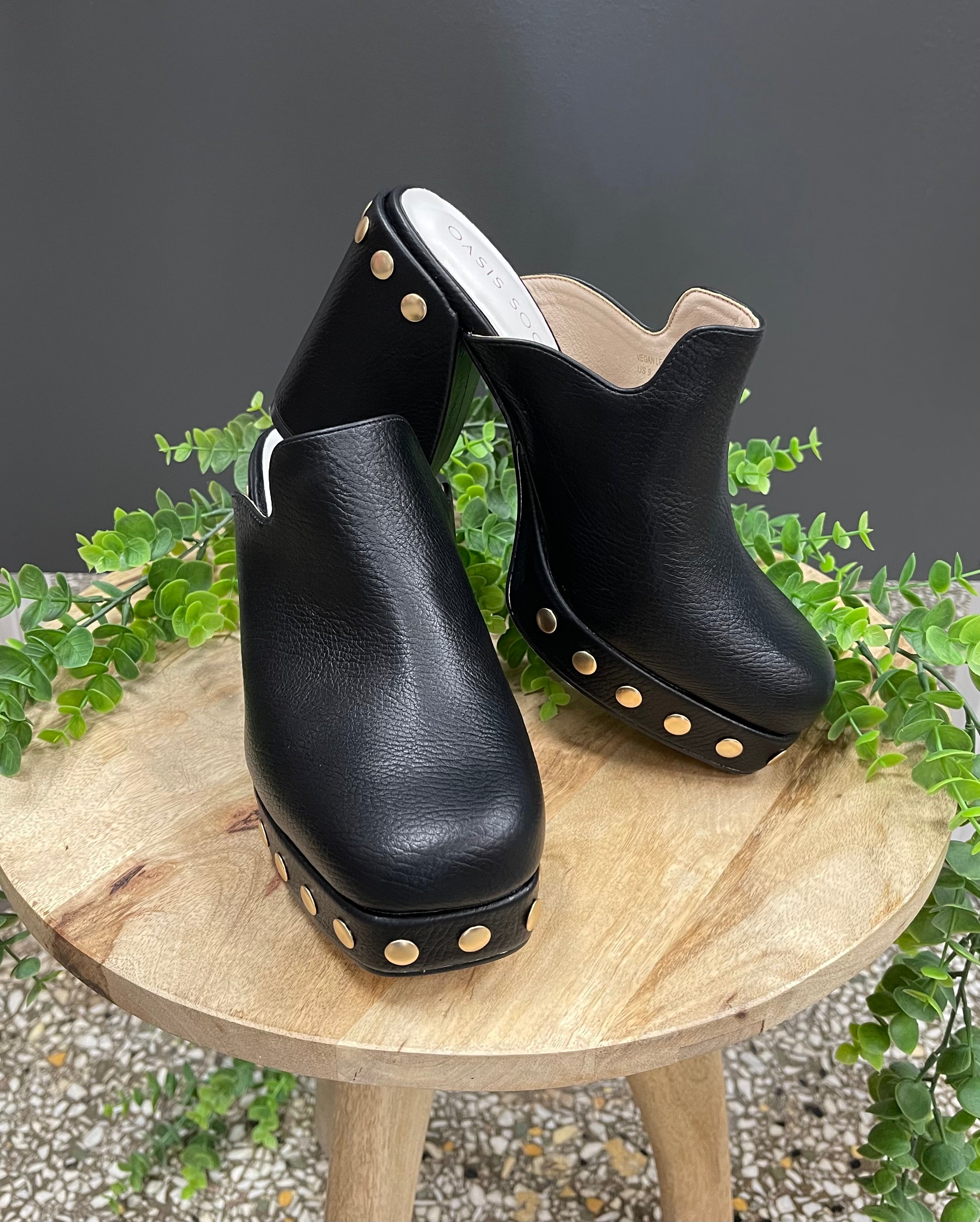 Oasis Society Sierra Black Platform Clog-Clogs-oasis society-The Silo Boutique, Women's Fashion Boutique Located in Warren and Grand Forks North Dakota