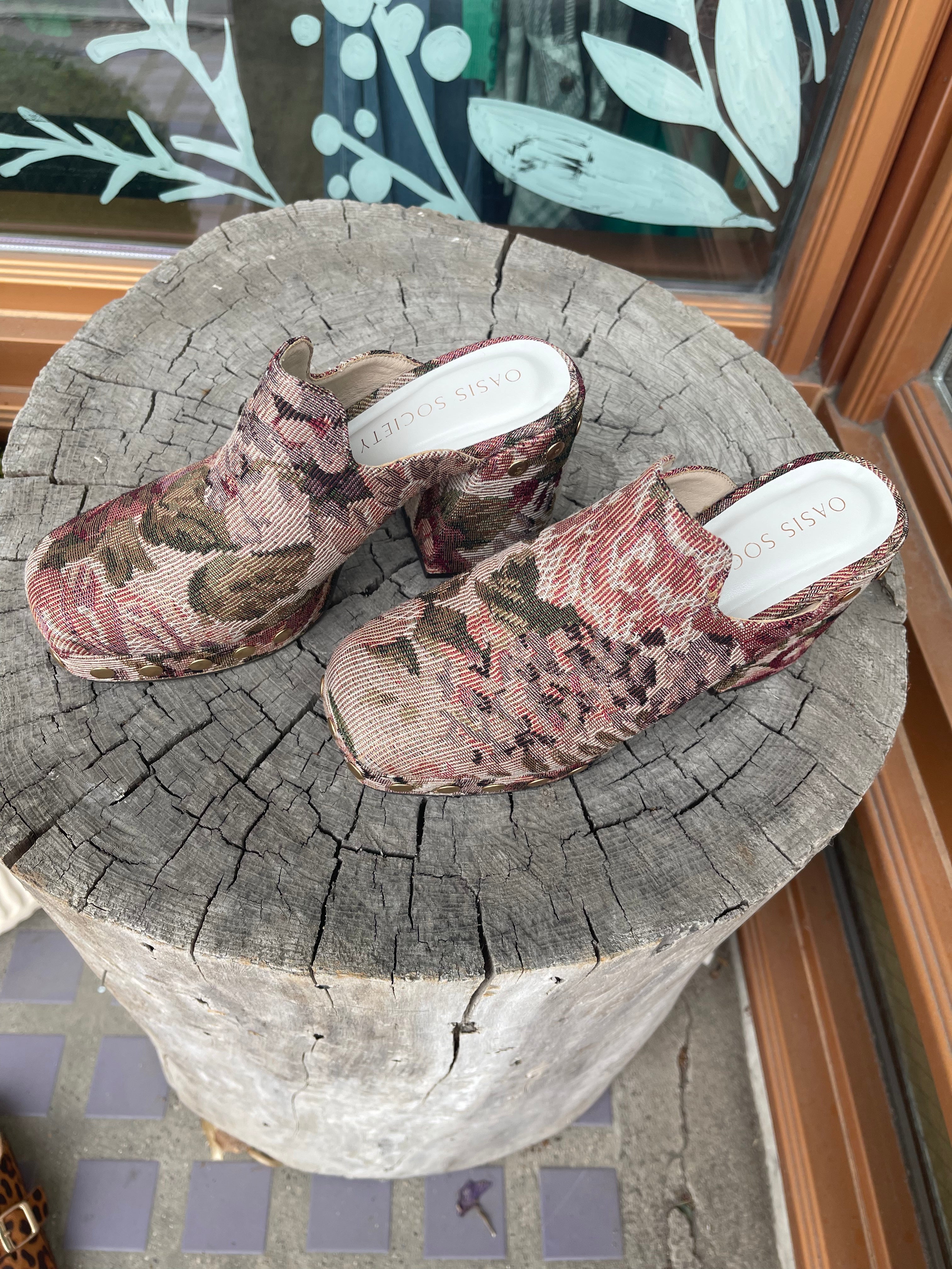 Oasis Society Sierra Tapestry Clog-Clogs-oasis society-The Silo Boutique, Women's Fashion Boutique Located in Warren and Grand Forks North Dakota
