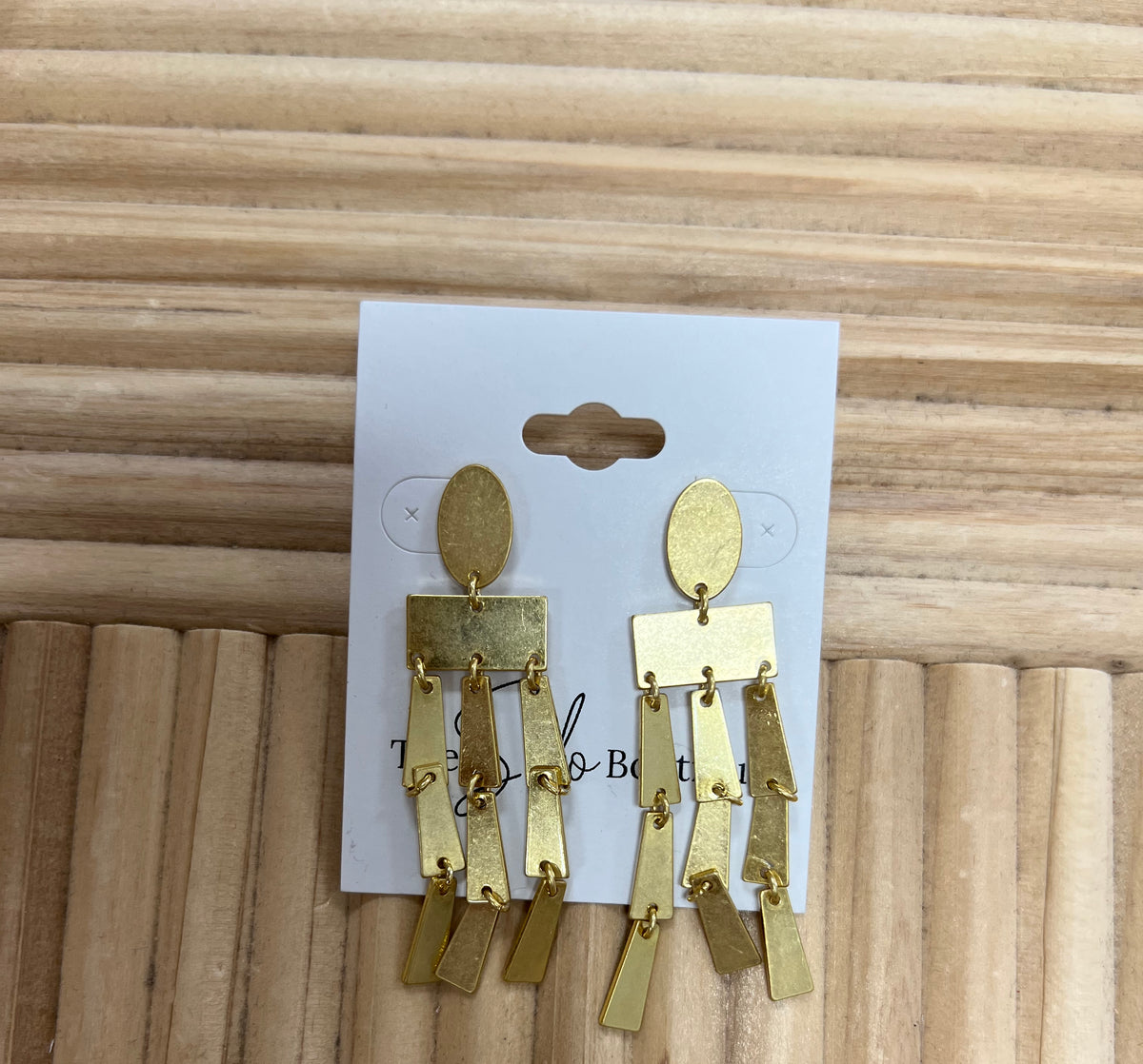 Gold Vintage Dangle Earrings-Earrings-Fame-The Silo Boutique, Women's Fashion Boutique Located in Warren and Grand Forks North Dakota