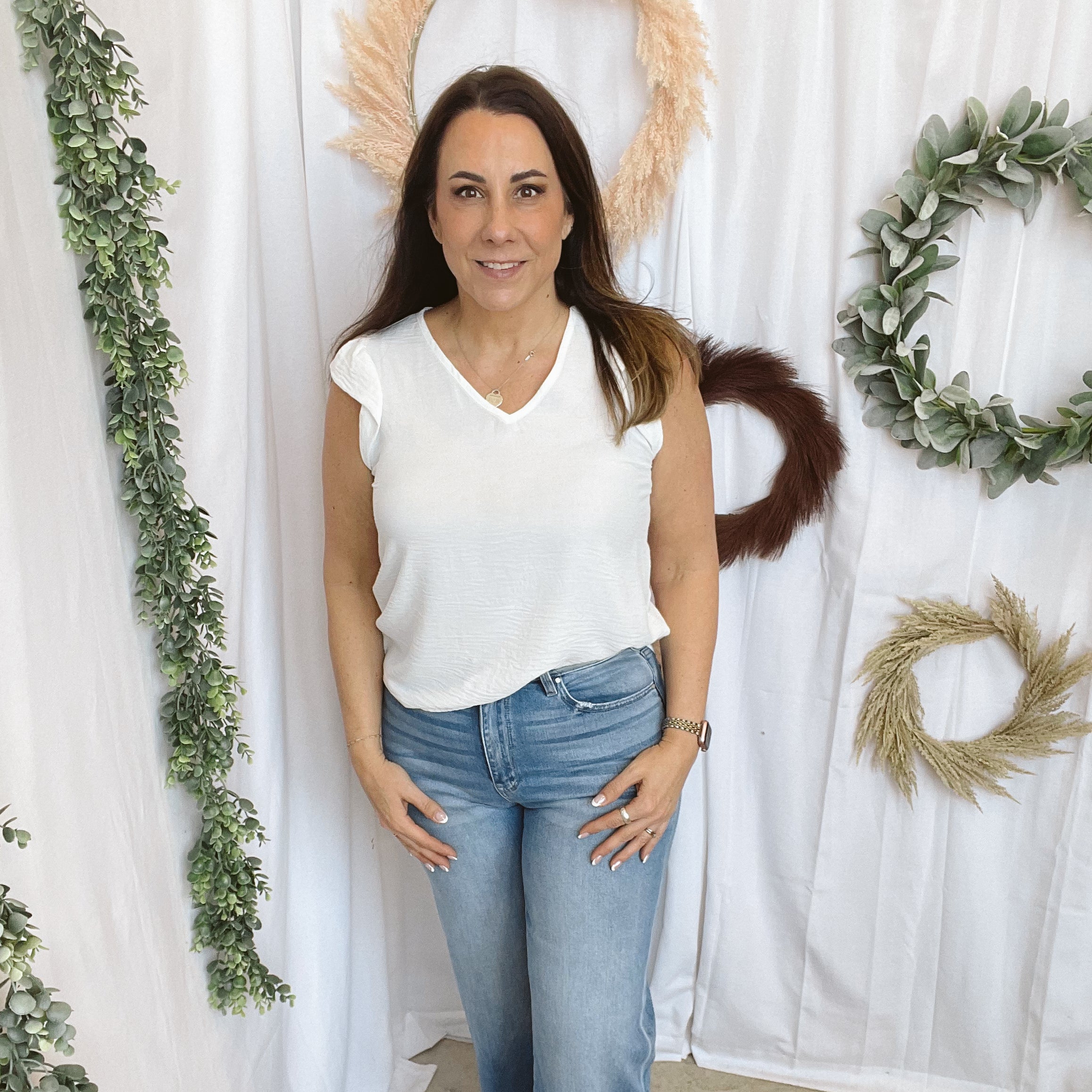 Amy Short Sleeve Ruffle Top-White-Short Sleeve Tops-les amis-The Silo Boutique, Women's Fashion Boutique Located in Warren and Grand Forks North Dakota