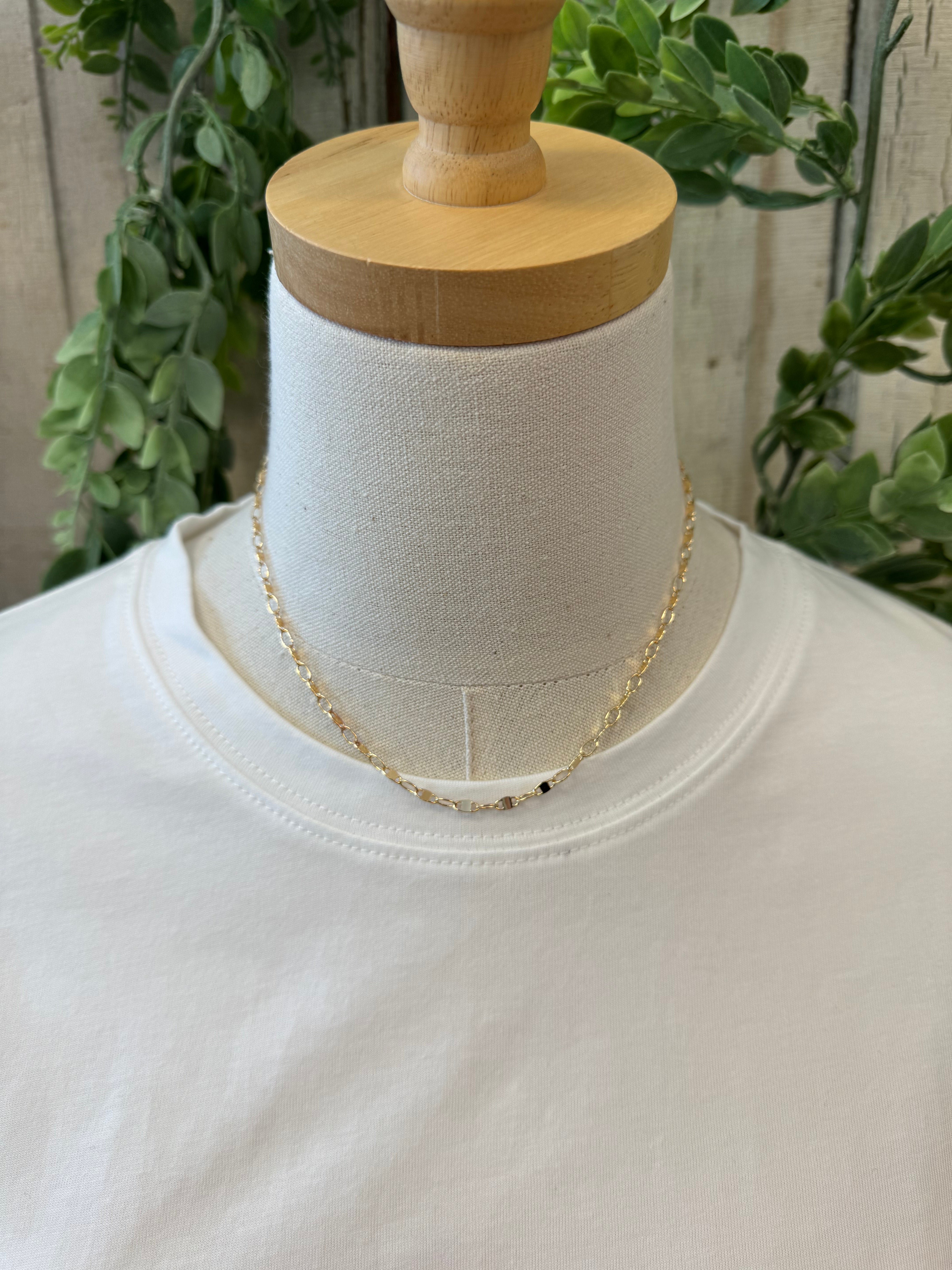 Dainty Anchor Chain Necklace-Necklaces-fame-The Silo Boutique, Women's Fashion Boutique Located in Warren and Grand Forks North Dakota