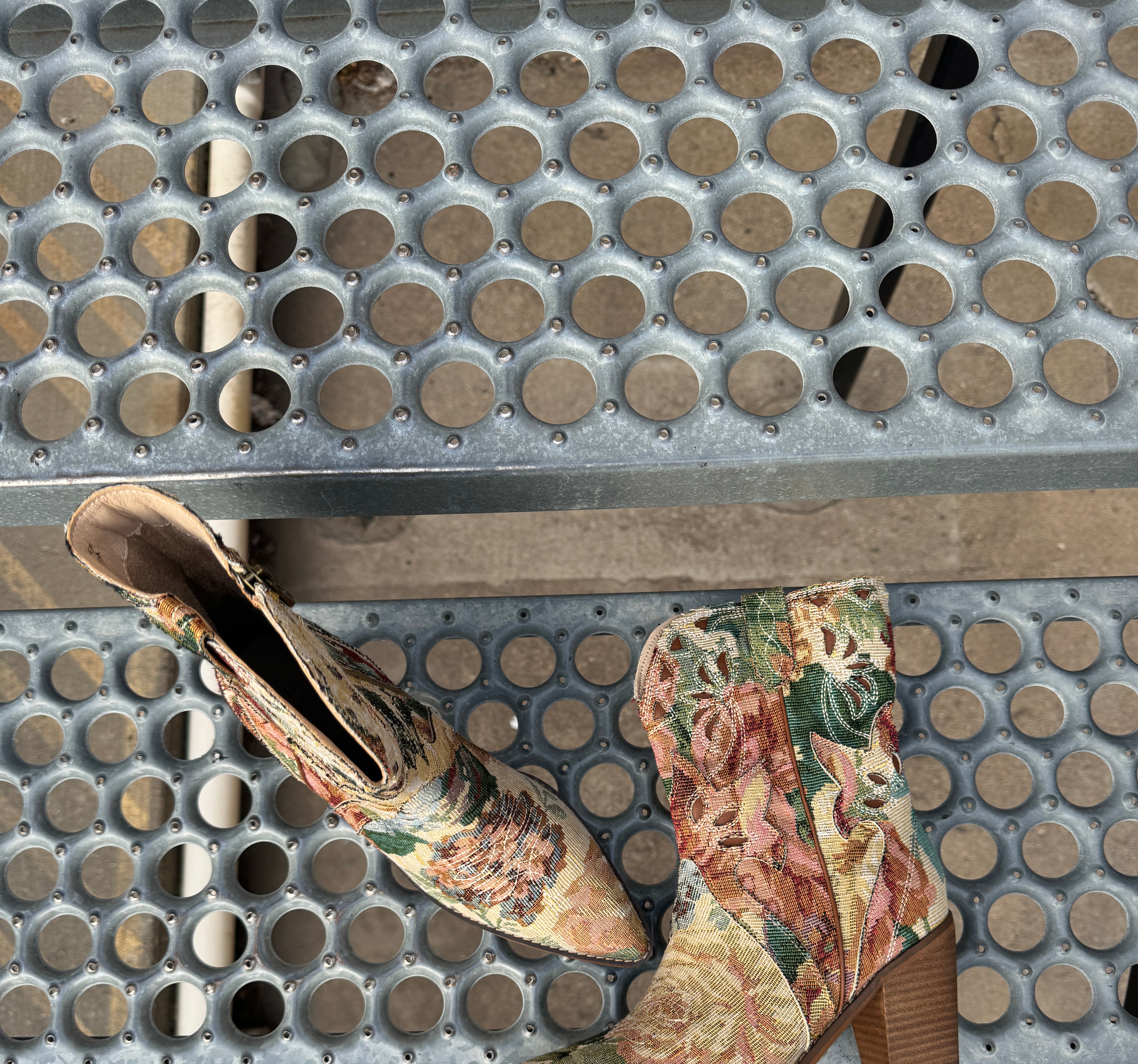 Oasis Society Floral Sorel Boot-Final sale-Boots-oasis society-The Silo Boutique, Women's Fashion Boutique Located in Warren and Grand Forks North Dakota