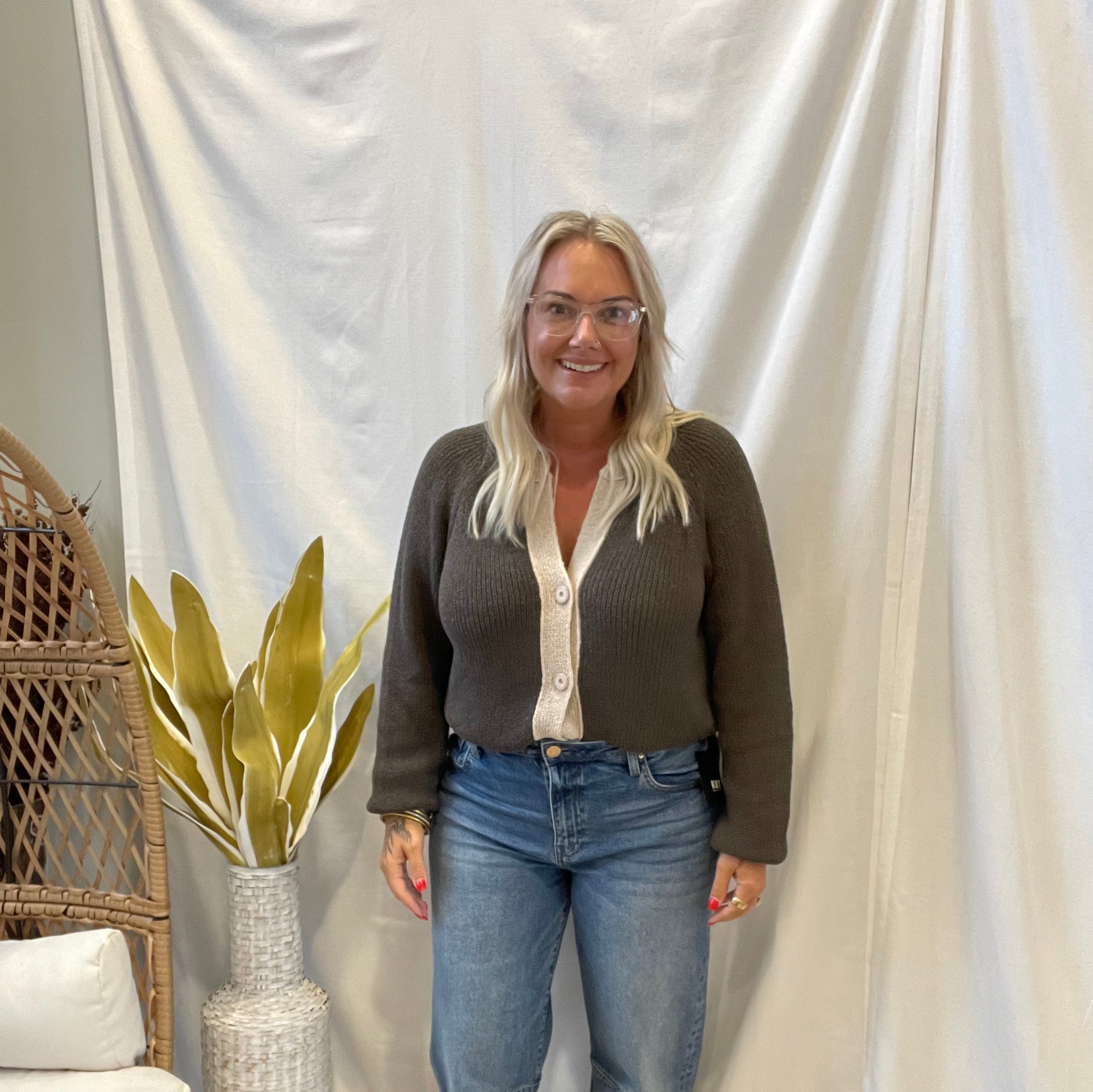 Kut Ashley High Rise Barrel Leg Jeans-Jeans-Kut-The Silo Boutique, Women's Fashion Boutique Located in Warren and Grand Forks North Dakota