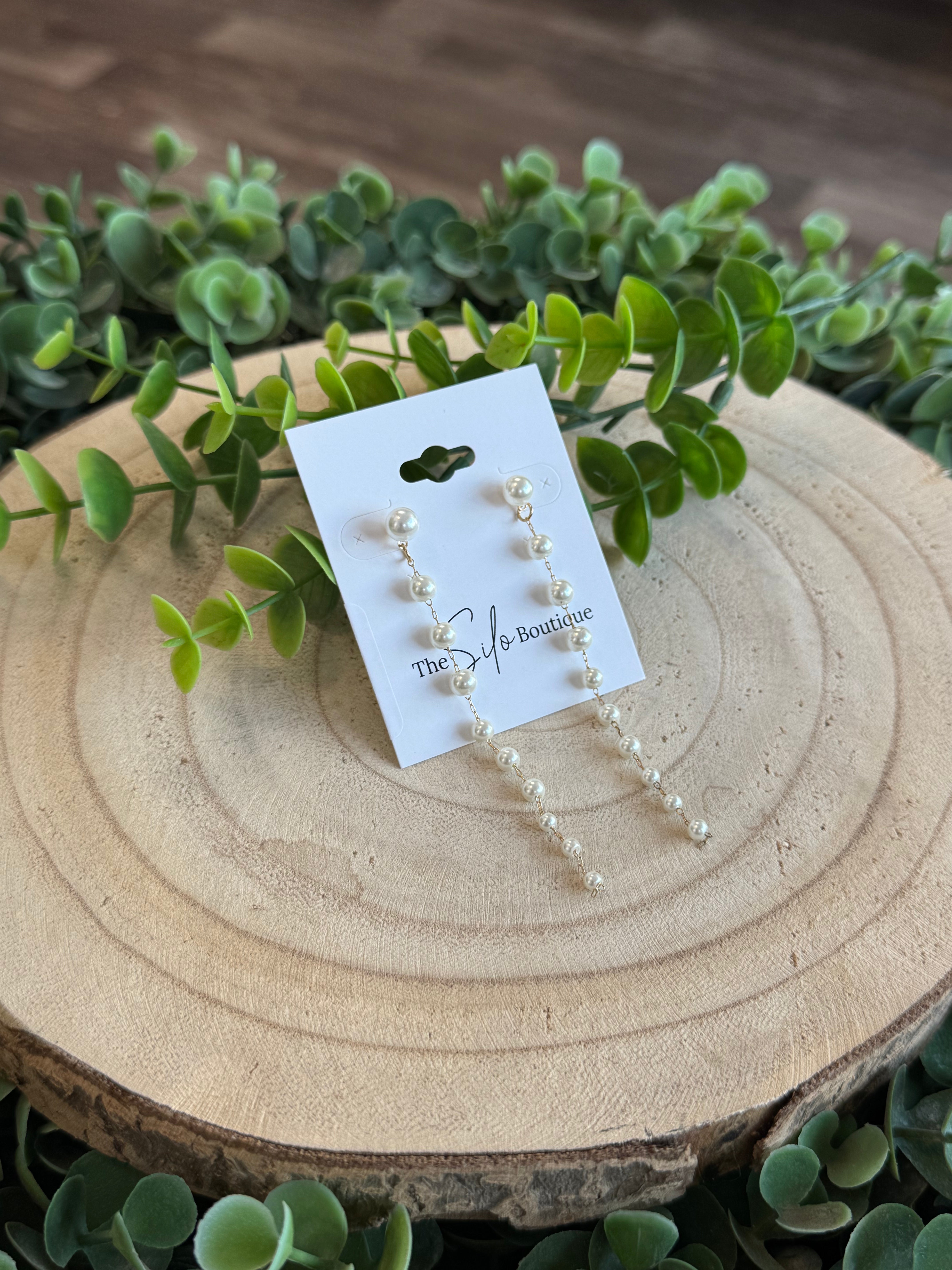 Pearl Dangle Earrings-Earrings-Fame-The Silo Boutique, Women's Fashion Boutique Located in Warren and Grand Forks North Dakota