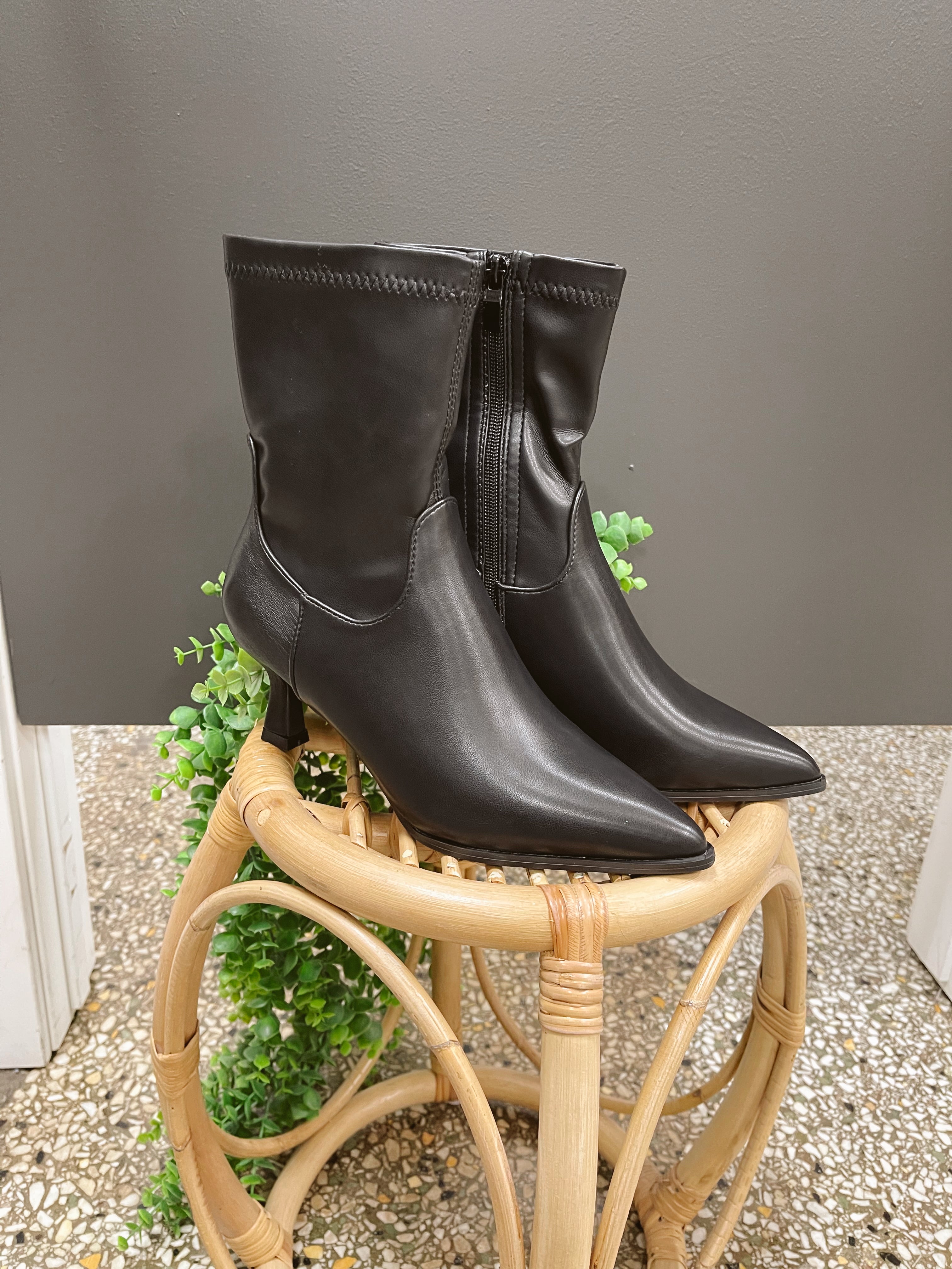 Hutton Kitten Heel Boot-Black-Boots-Forever Link-The Silo Boutique, Women's Fashion Boutique Located in Warren and Grand Forks North Dakota