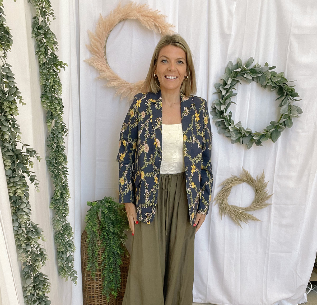 Curds Floral Blazer-Navy-Blazers-curds-The Silo Boutique, Women's Fashion Boutique Located in Warren and Grand Forks North Dakota