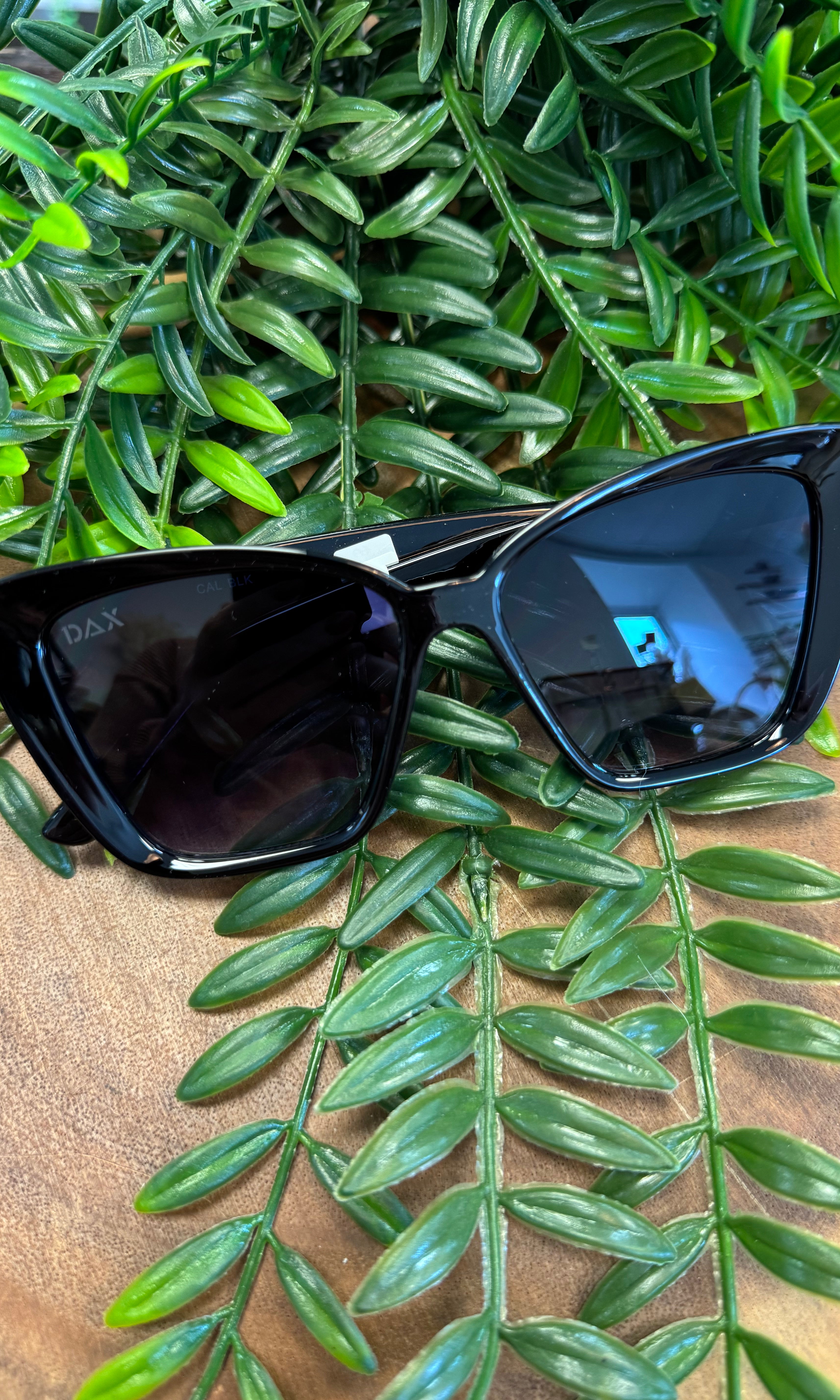 Dax Callie Black Sunglasses-Sunglasses-dax-The Silo Boutique, Women's Fashion Boutique Located in Warren and Grand Forks North Dakota