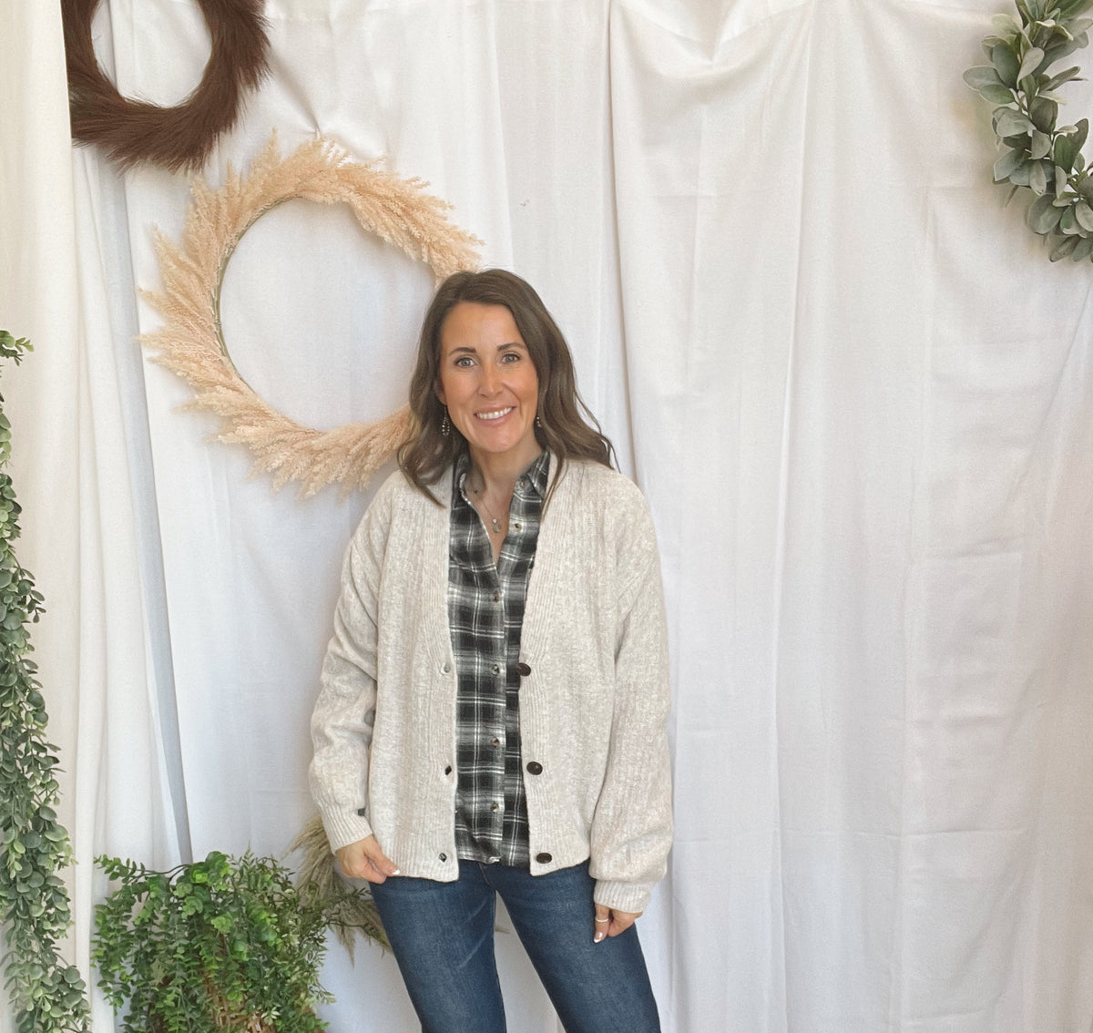 Lovervet Posh Kick Flare Jeans-Jeans-vervet-The Silo Boutique, Women's Fashion Boutique Located in Warren and Grand Forks North Dakota