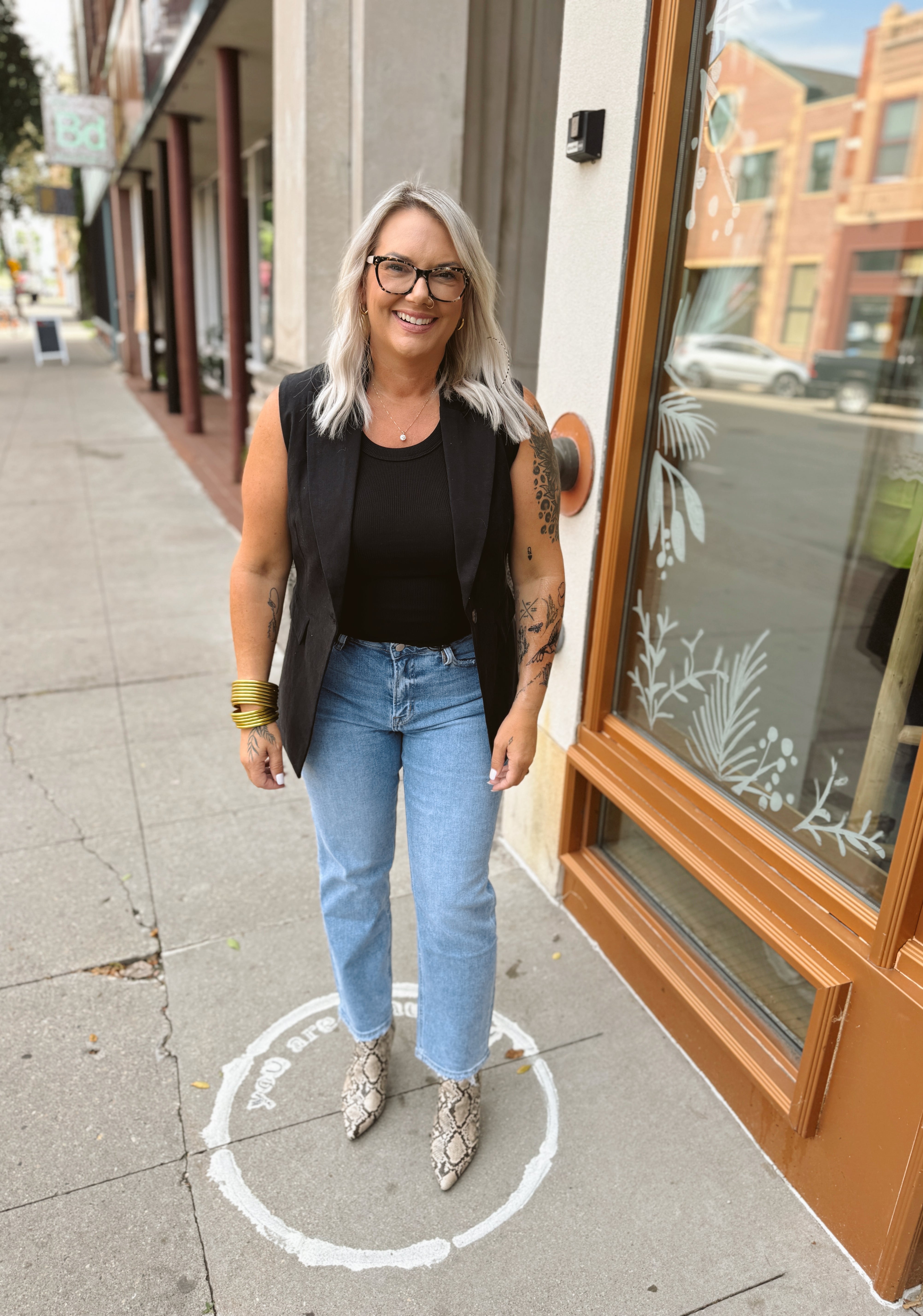 Black Elan One Button Vest-Vests-elan-The Silo Boutique, Women's Fashion Boutique Located in Warren and Grand Forks North Dakota