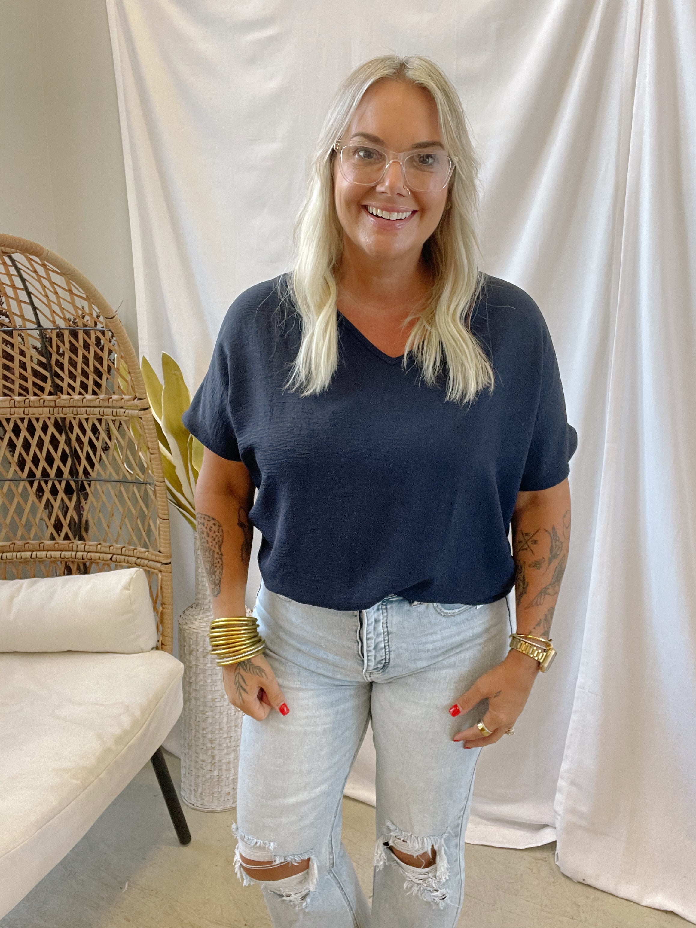 The Classic V Neck Short Sleeve Top-Navy-Short Sleeve Tops-ENTRO-The Silo Boutique, Women's Fashion Boutique Located in Warren and Grand Forks North Dakota