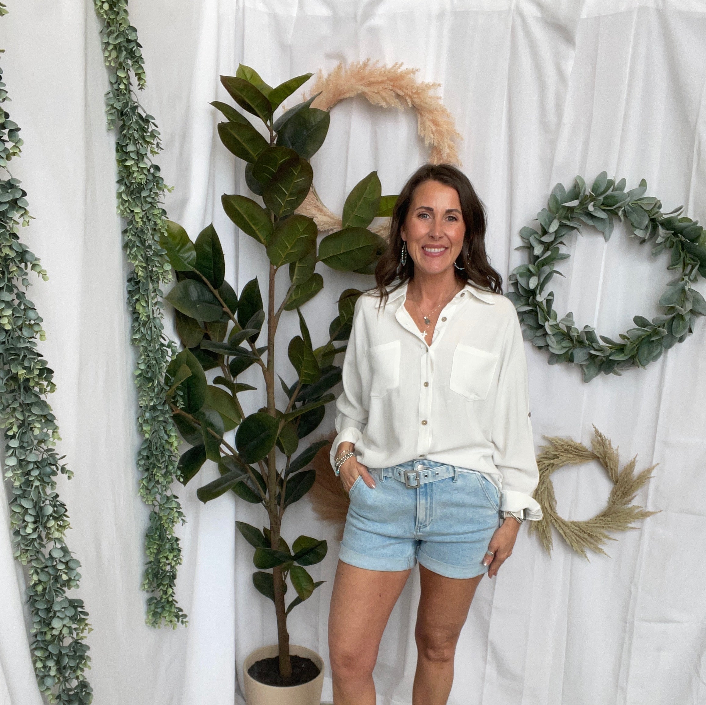 Allie Relaxed White Linen Top-Long Sleeve Tops-allie Rose-The Silo Boutique, Women's Fashion Boutique Located in Warren and Grand Forks North Dakota