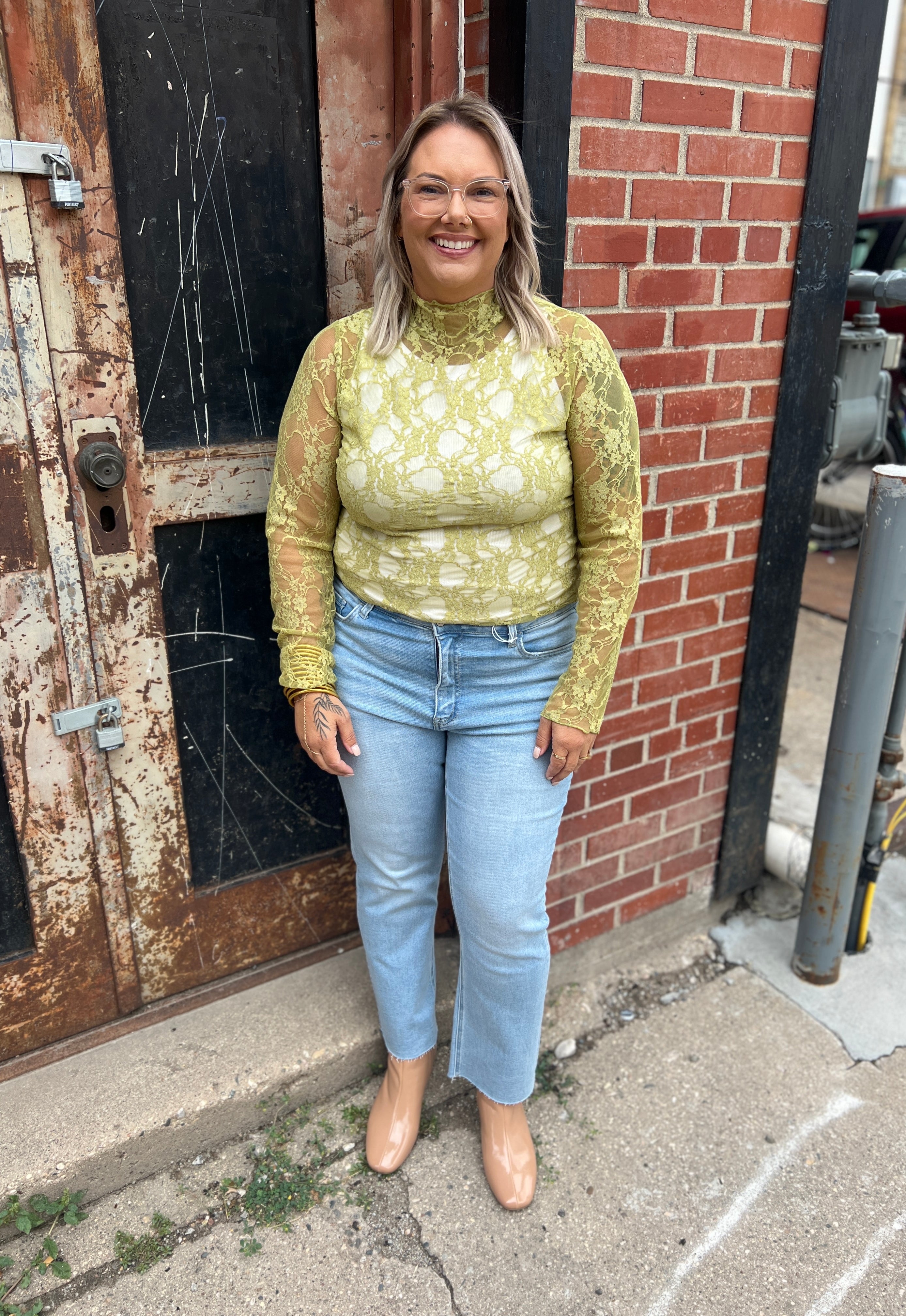 Kiwi Lace Top-top-jade-The Silo Boutique, Women's Fashion Boutique Located in Warren and Grand Forks North Dakota