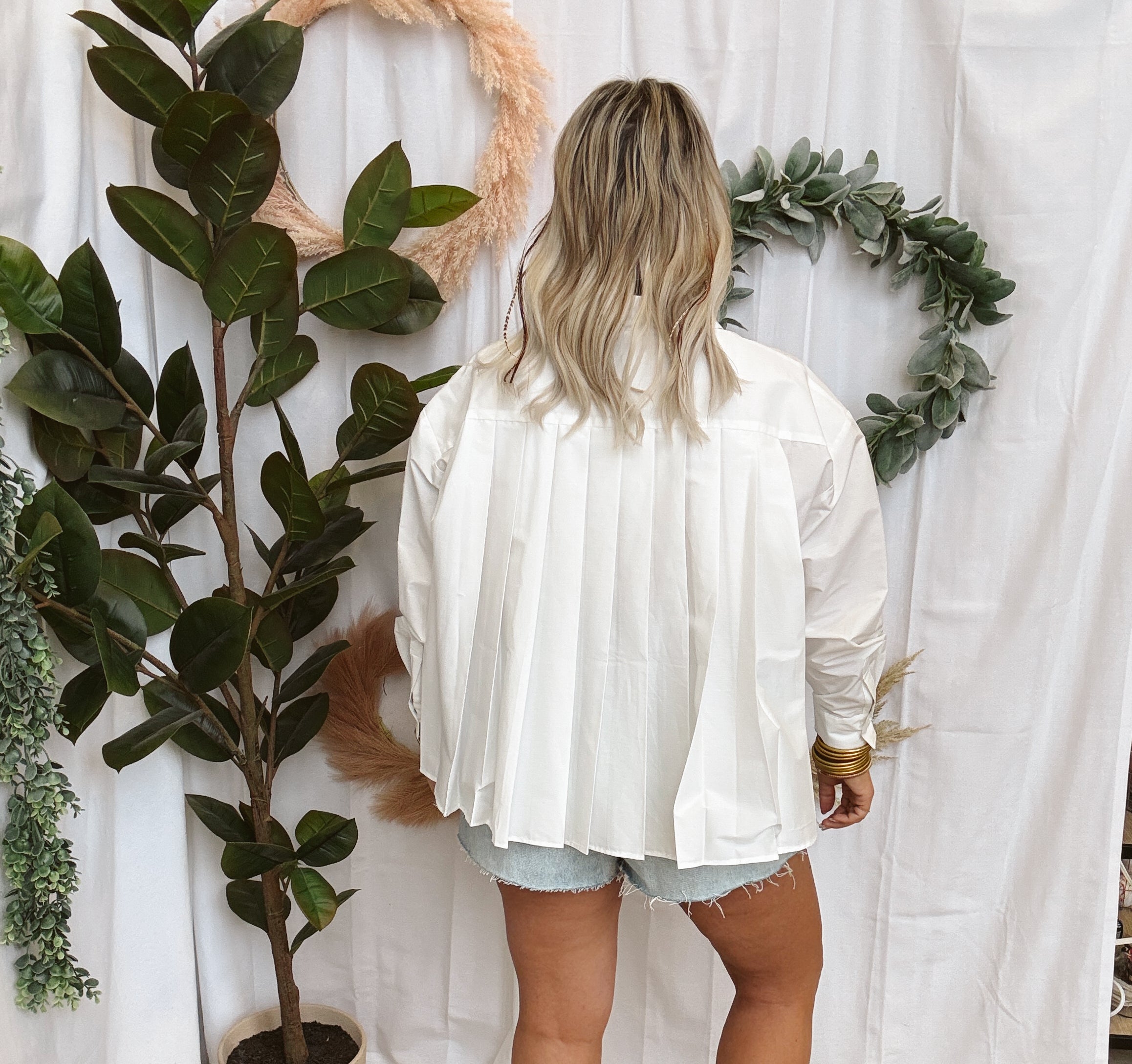 Elan Oversized Back Pleated Shirt-Long Sleeve Tops-elan-The Silo Boutique, Women's Fashion Boutique Located in Warren and Grand Forks North Dakota