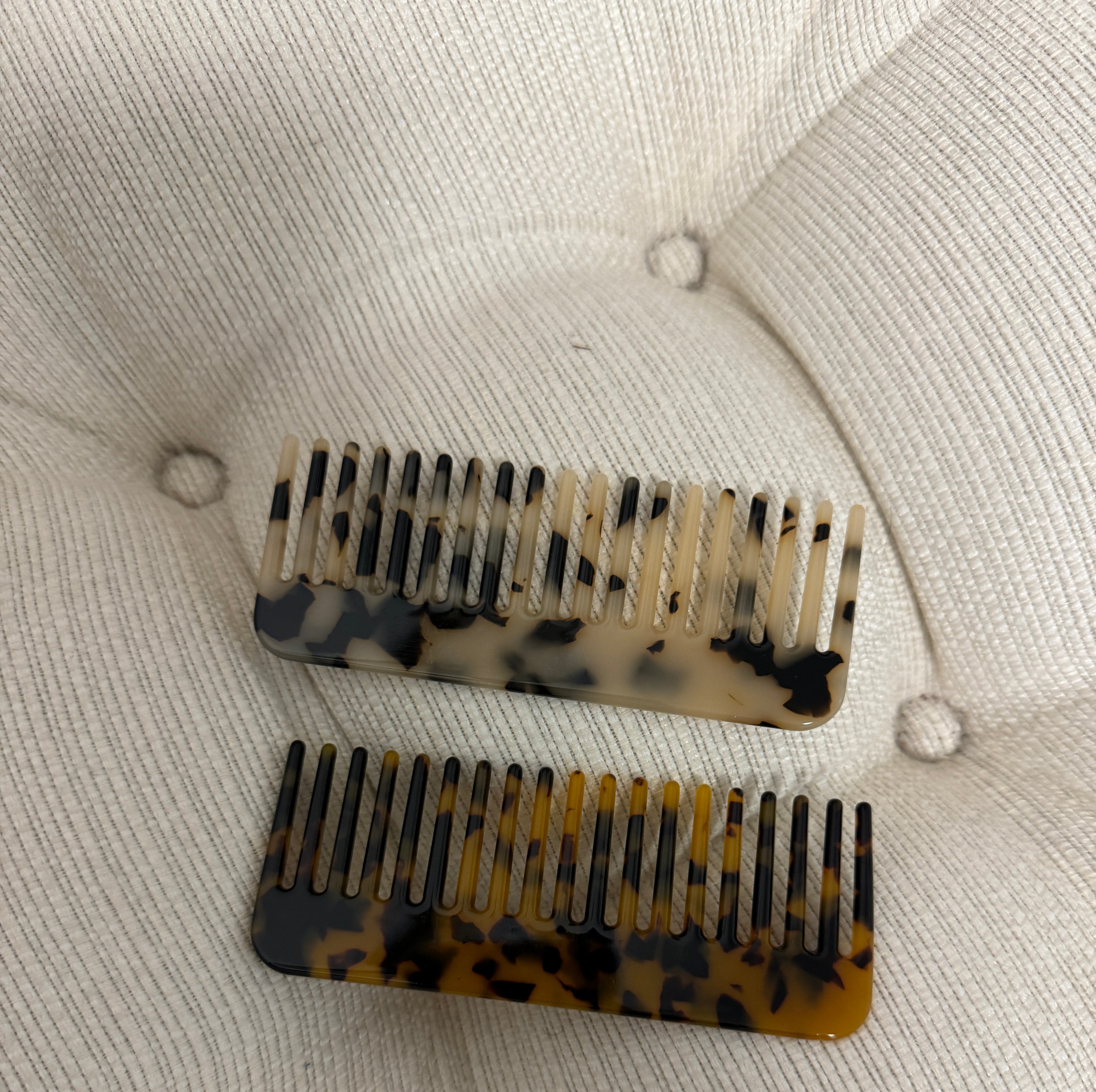 Hair Detangling Comb-Hair Accessories-faire-The Silo Boutique, Women's Fashion Boutique Located in Warren and Grand Forks North Dakota