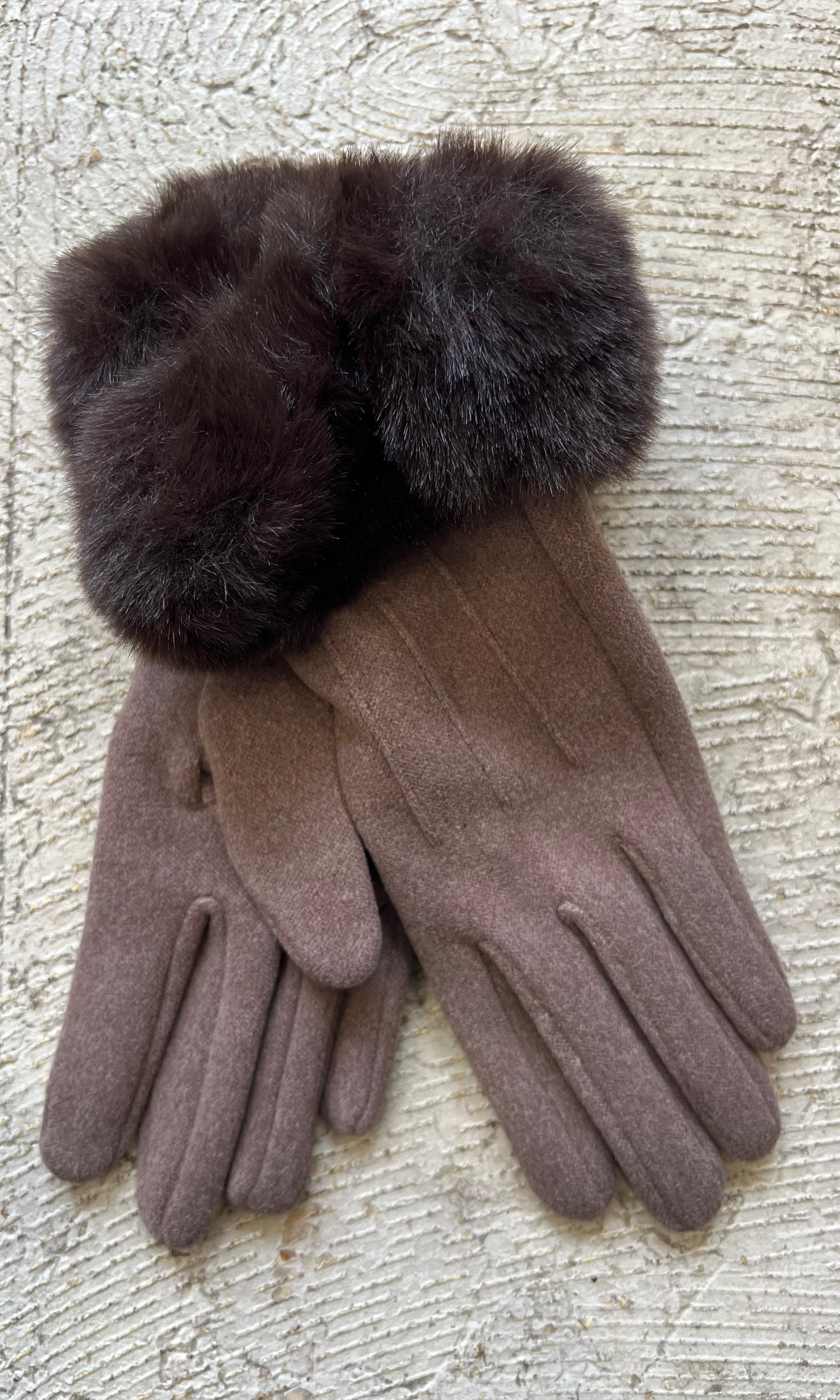 Brown Pin Tuck Gloves-Gloves & Mittens-Avenue Zoe-The Silo Boutique, Women's Fashion Boutique Located in Warren and Grand Forks North Dakota