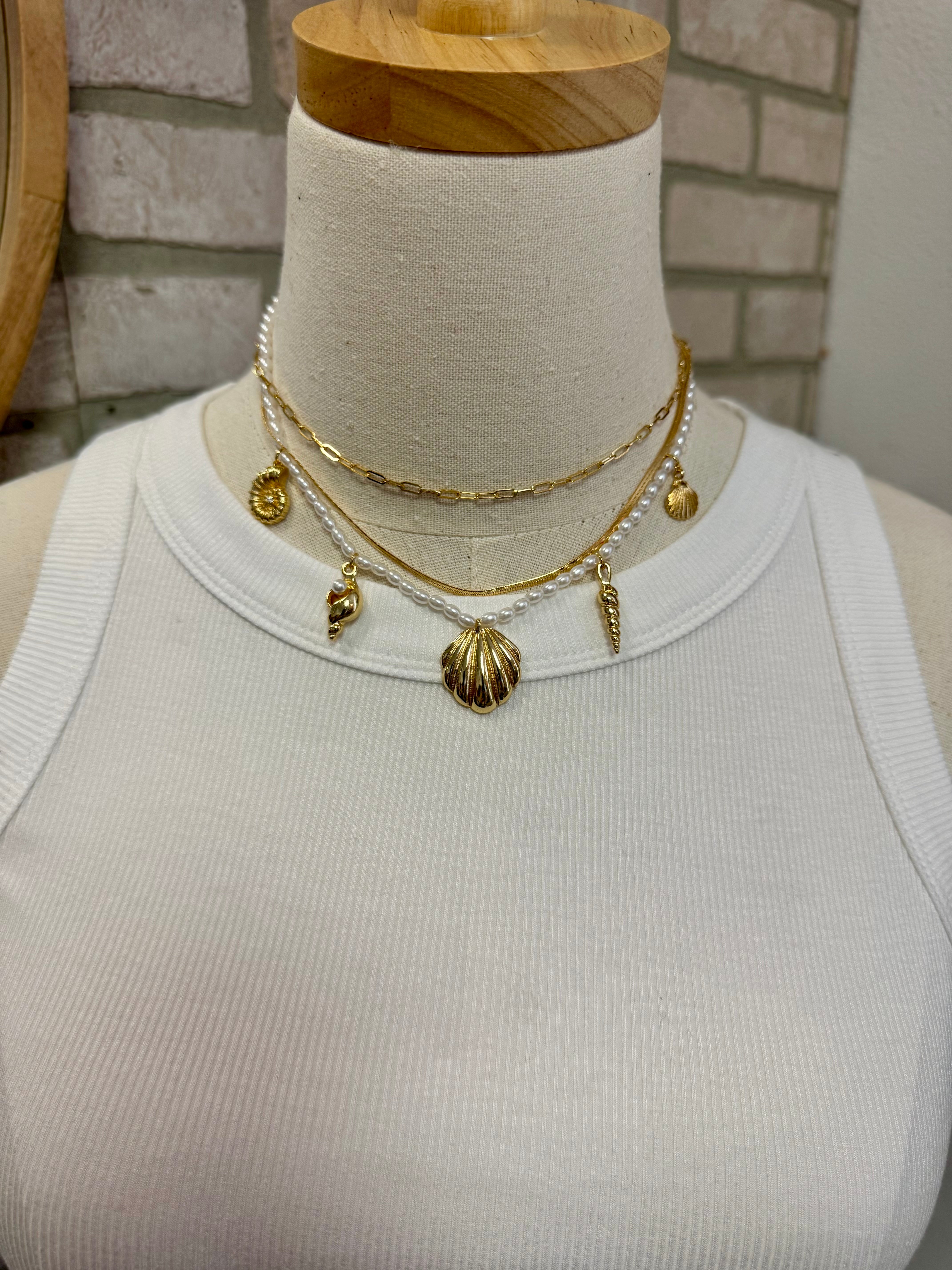 Shell and Pearl Charm Necklace-Necklaces-Fame-The Silo Boutique, Women's Fashion Boutique Located in Warren and Grand Forks North Dakota
