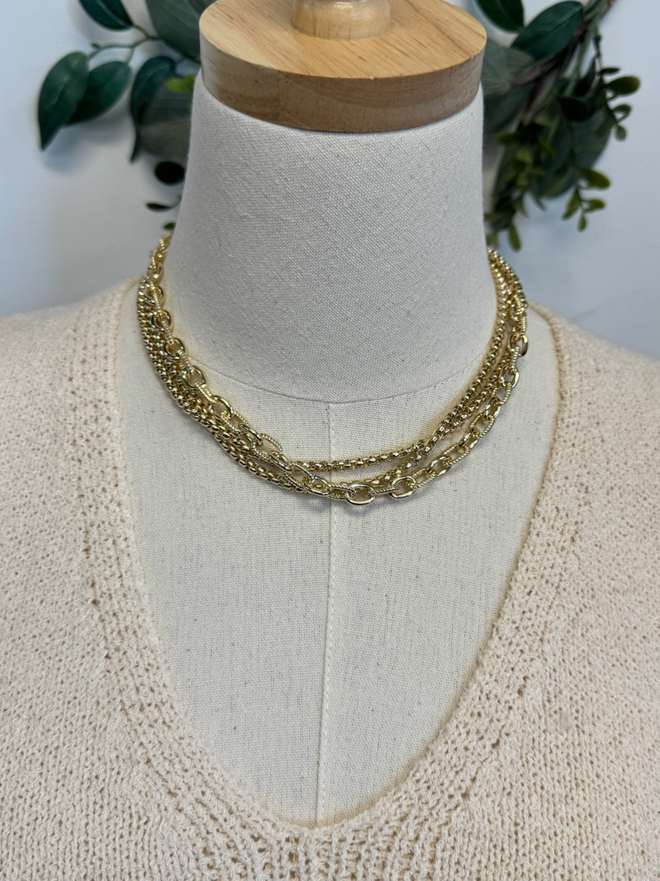Gold Layered Chains Necklace-Necklaces-Fame-The Silo Boutique, Women's Fashion Boutique Located in Warren and Grand Forks North Dakota