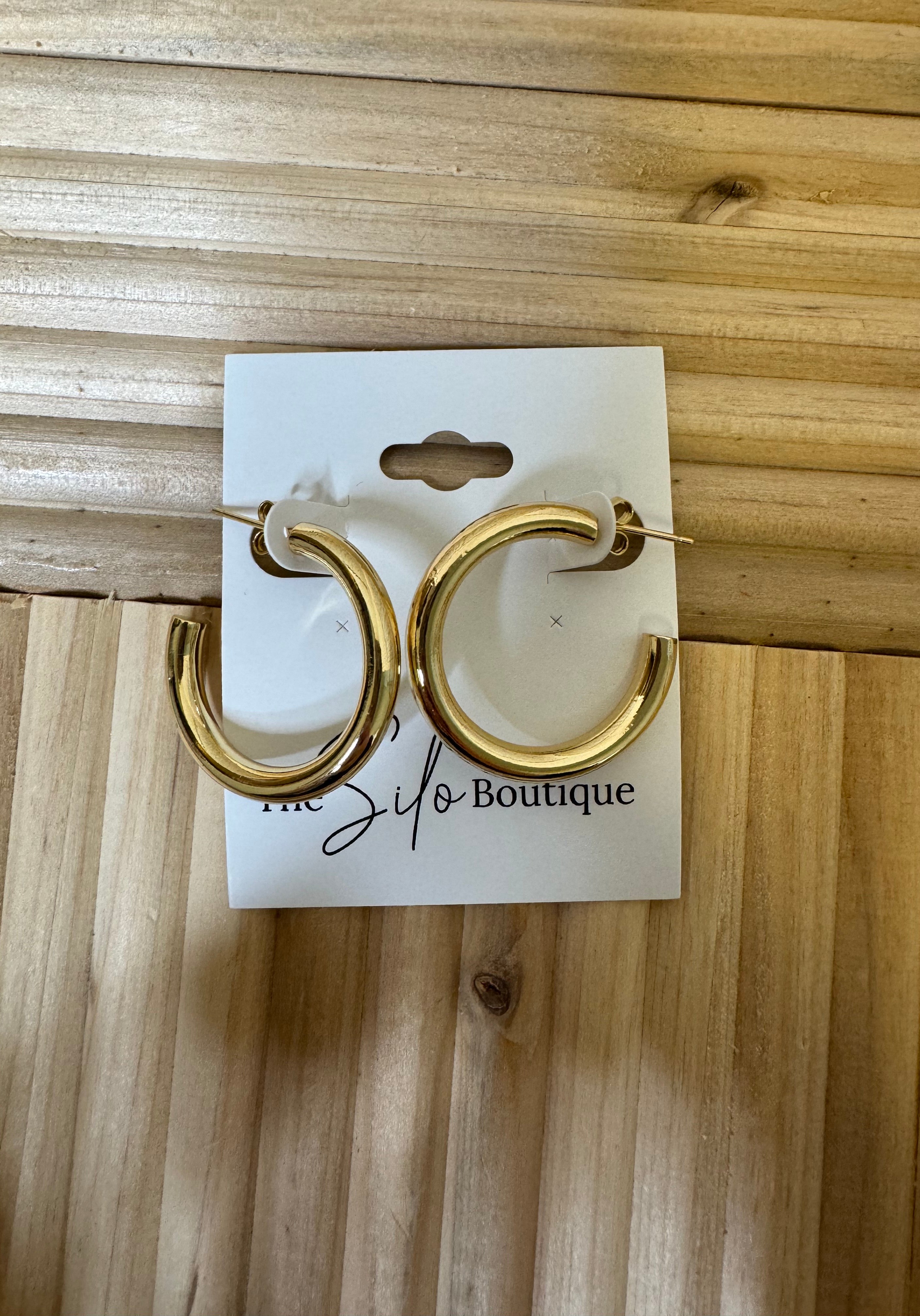 Splendid Gold Perfect Hoops-earrings-splendid iris-The Silo Boutique, Women's Fashion Boutique Located in Warren and Grand Forks North Dakota