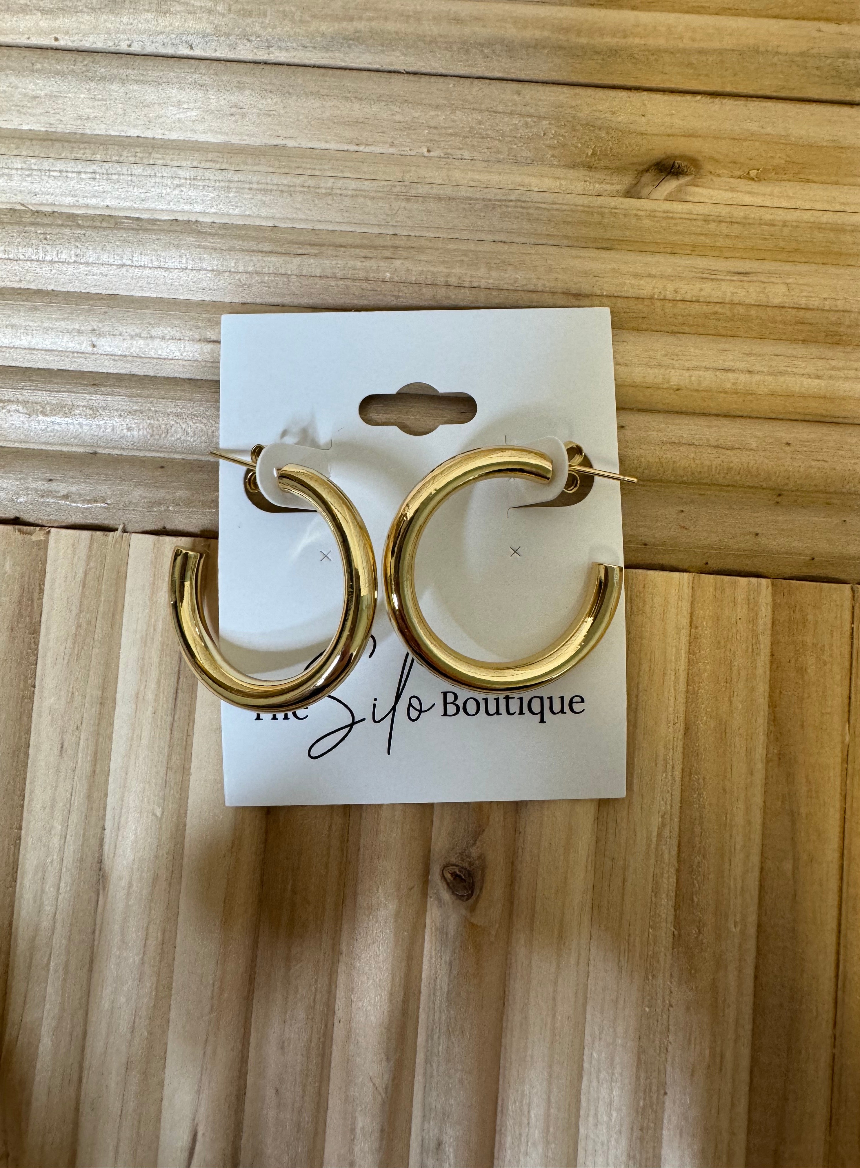 Splendid Gold Perfect Hoops-earrings-splendid iris-The Silo Boutique, Women's Fashion Boutique Located in Warren and Grand Forks North Dakota