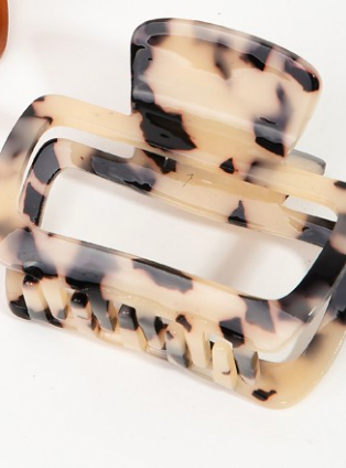 Cutout Hair Claw-Hair Accessories-Fame-The Silo Boutique, Women's Fashion Boutique Located in Warren and Grand Forks North Dakota