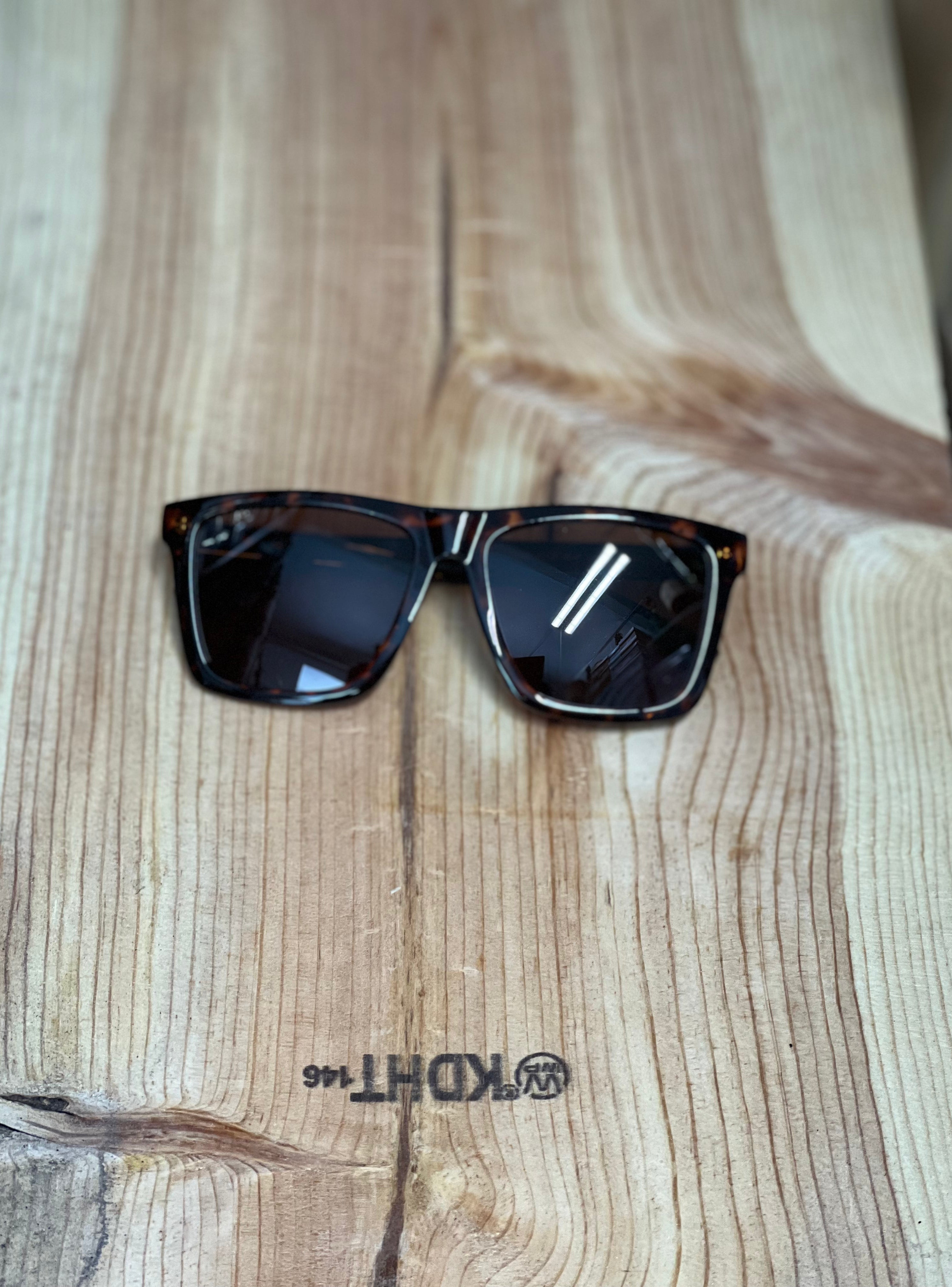 Dime Hang Back Tort Sunglasses-Sunglasses-dime-The Silo Boutique, Women's Fashion Boutique Located in Warren and Grand Forks North Dakota