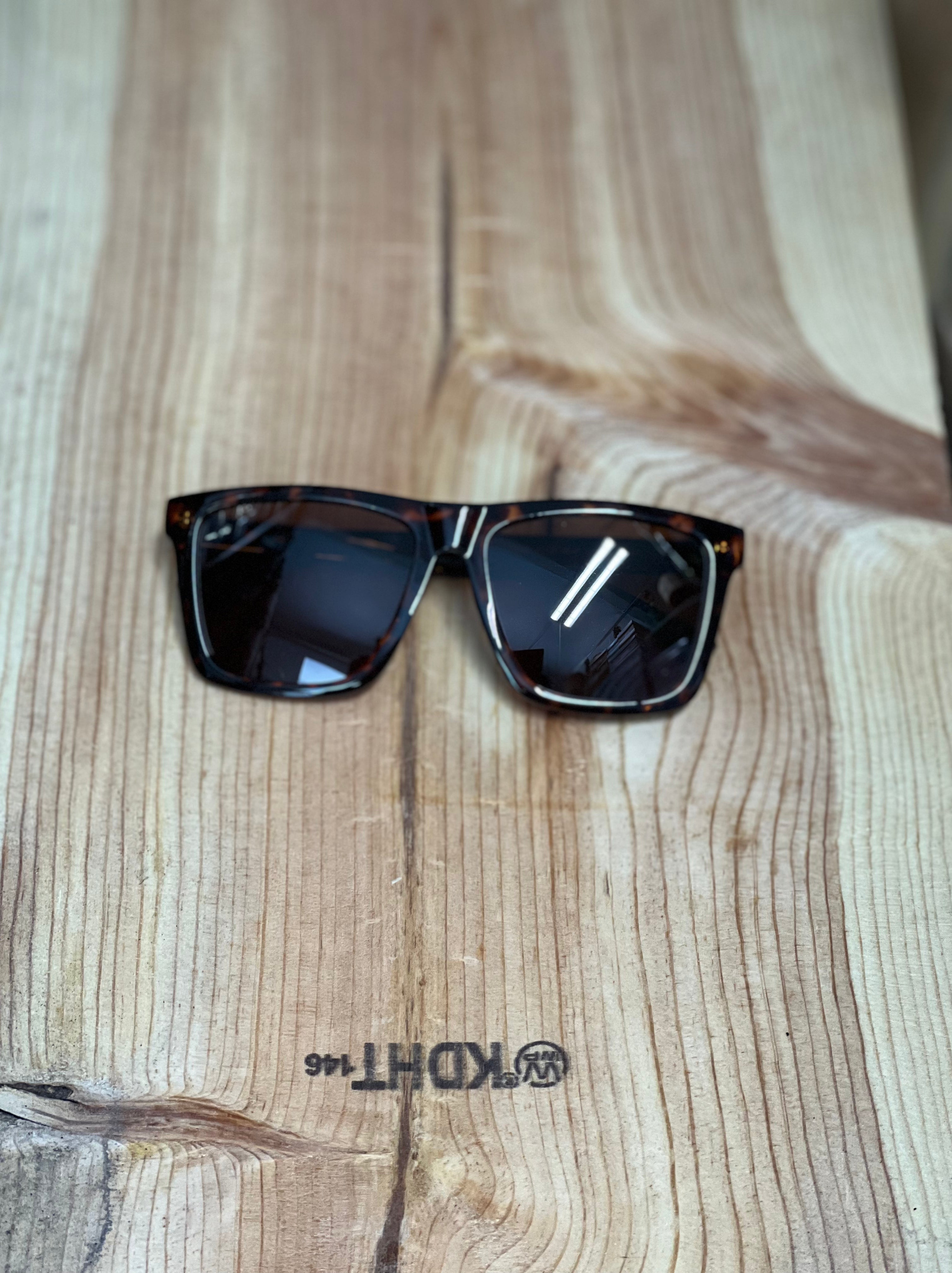 Dime Hang Back Tort Sunglasses-Sunglasses-dime-The Silo Boutique, Women's Fashion Boutique Located in Warren and Grand Forks North Dakota