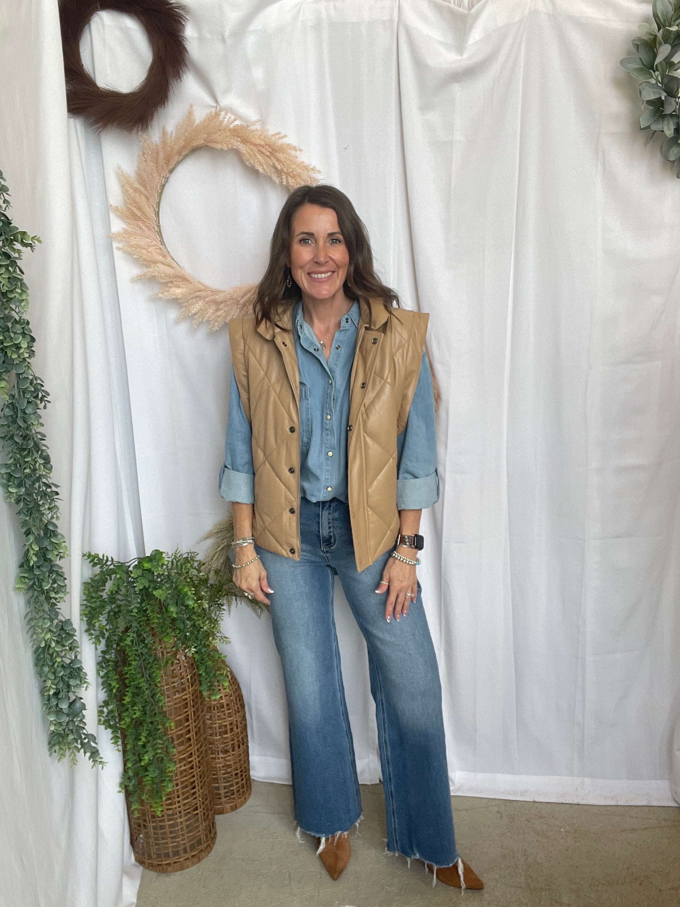 Vervet Lively Vintage Flare Jeans-Jeans-vervet-The Silo Boutique, Women's Fashion Boutique Located in Warren and Grand Forks North Dakota