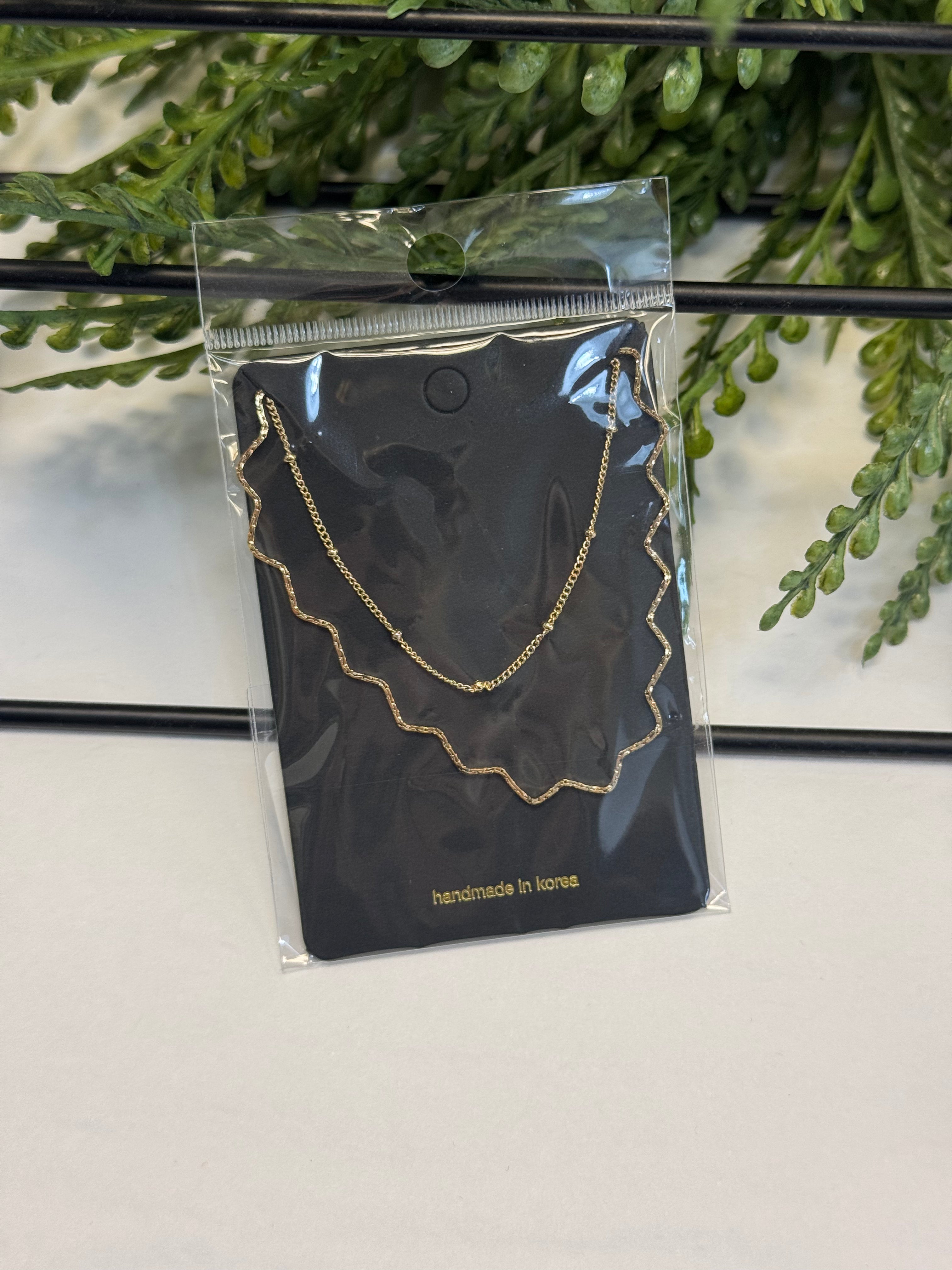 Zigzag Necklace-Gold-Necklaces-Fame-The Silo Boutique, Women's Fashion Boutique Located in Warren and Grand Forks North Dakota