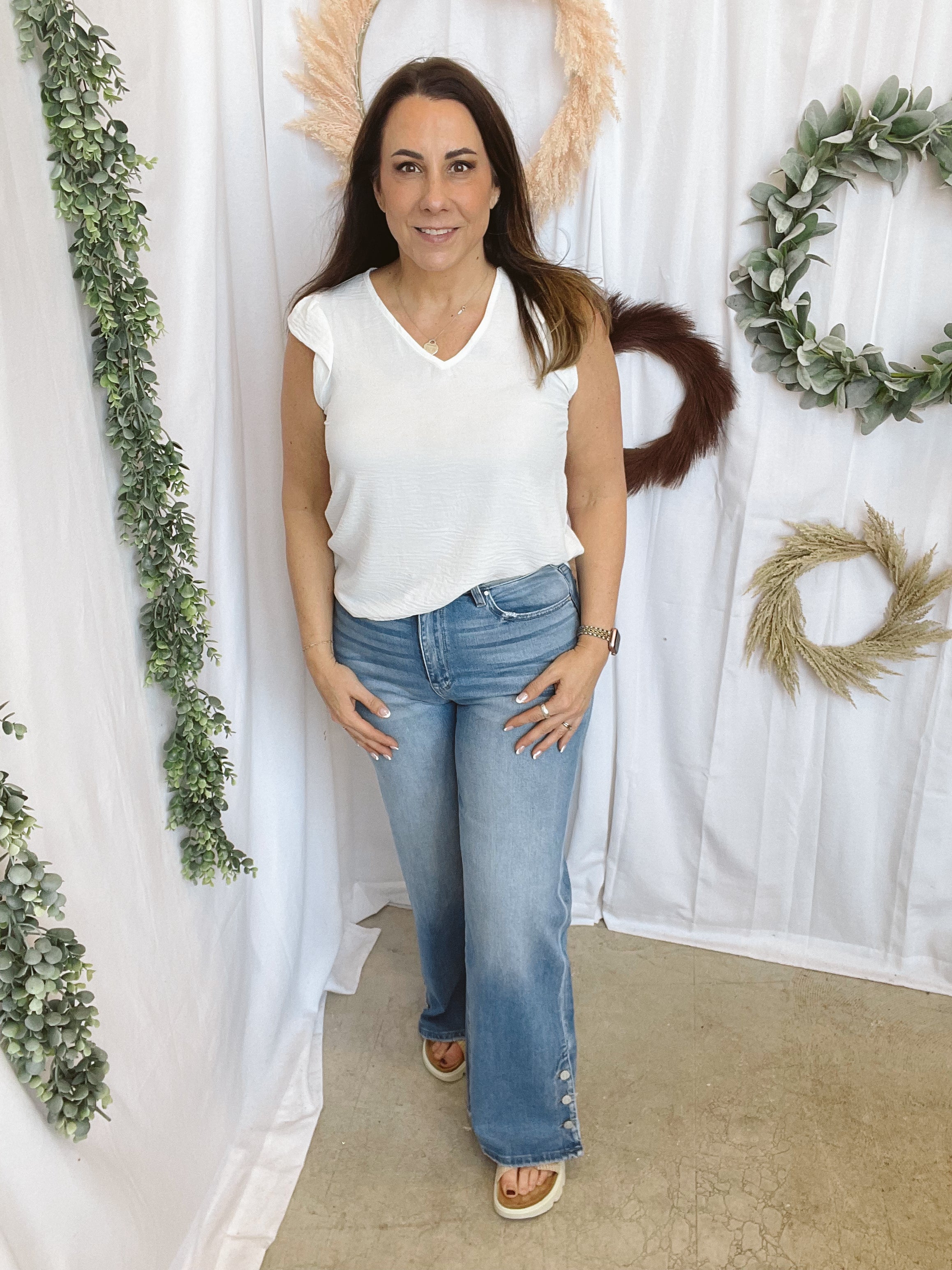 Amy Short Sleeve Ruffle Top-White-Short Sleeve Tops-les amis-The Silo Boutique, Women's Fashion Boutique Located in Warren and Grand Forks North Dakota