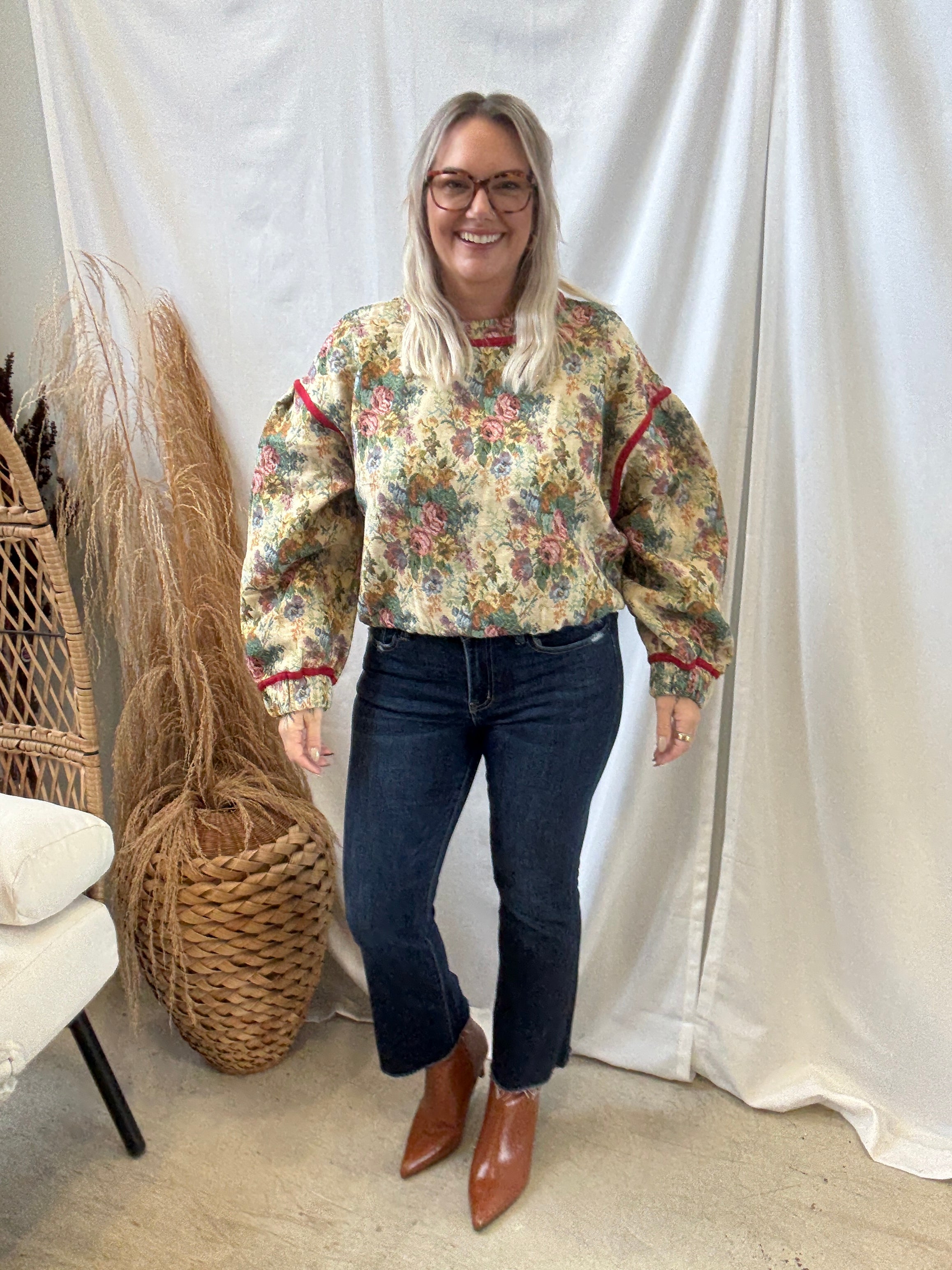 Vintage Floral Top-Skirts-jnna-The Silo Boutique, Women's Fashion Boutique Located in Warren and Grand Forks North Dakota